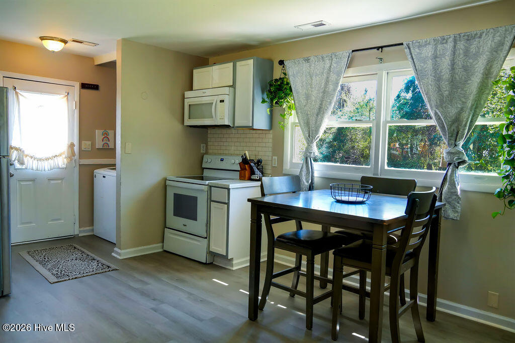 100560731 | Photo 12