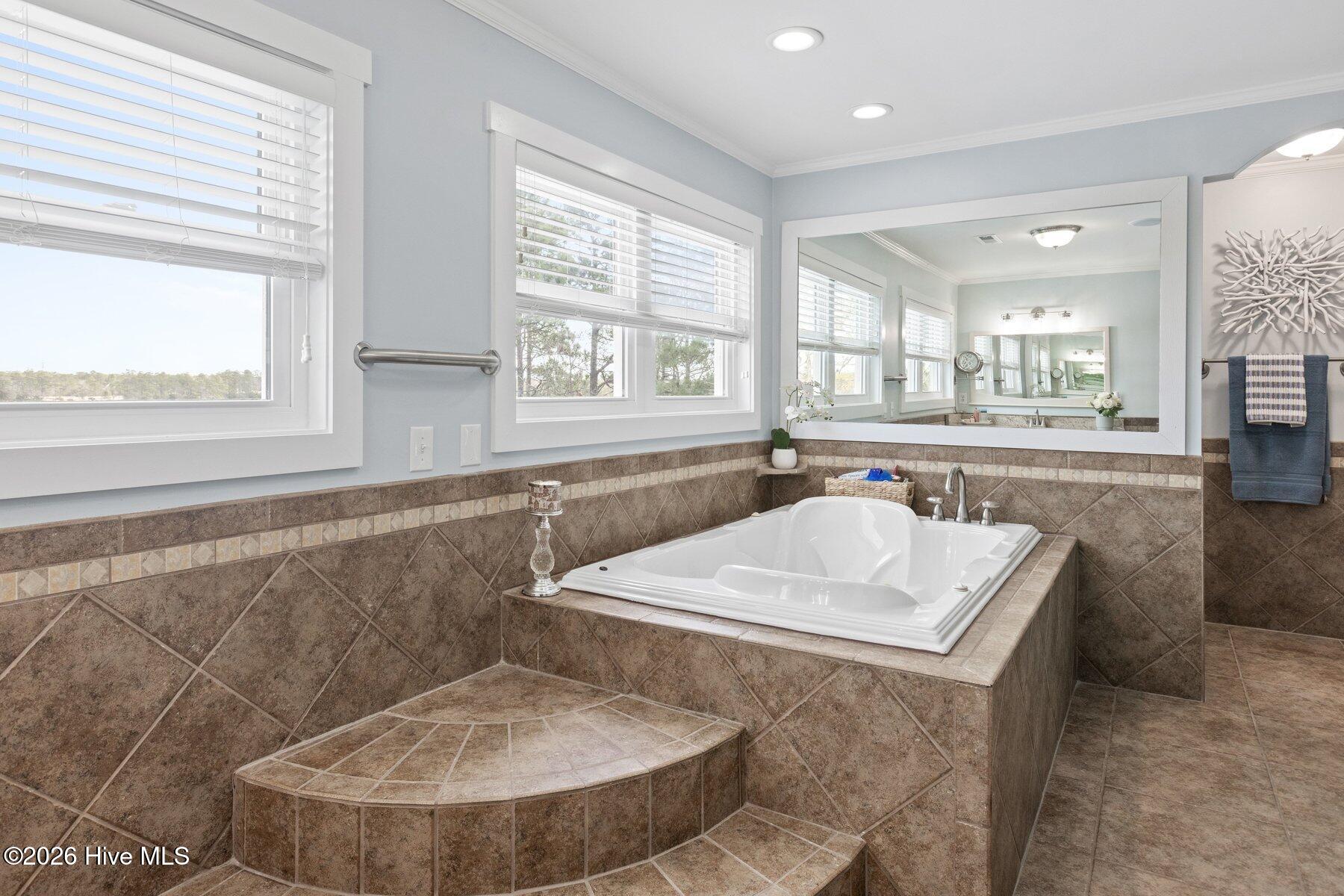 100559463 | Photo 30