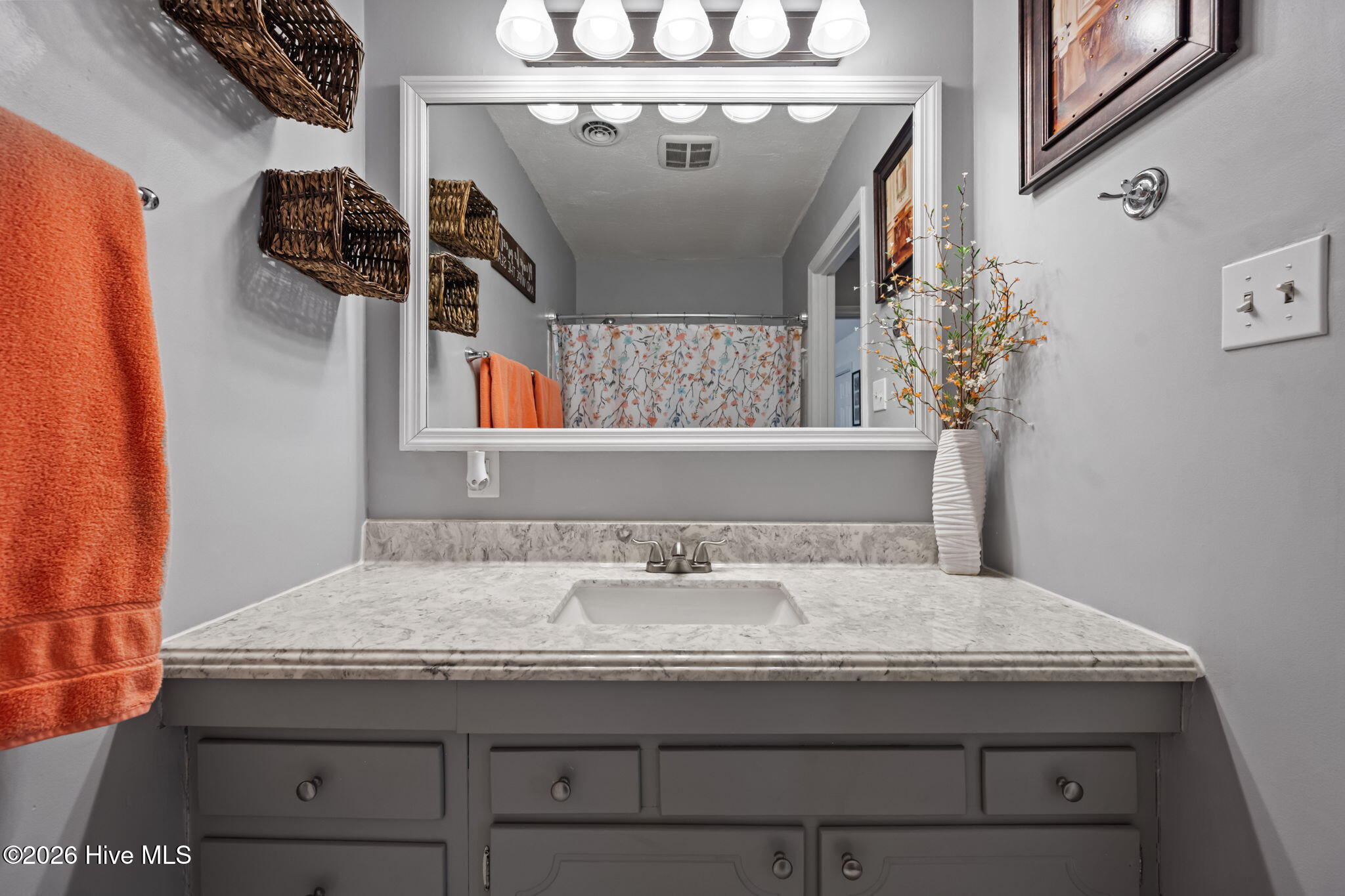 100547741 | Photo 34