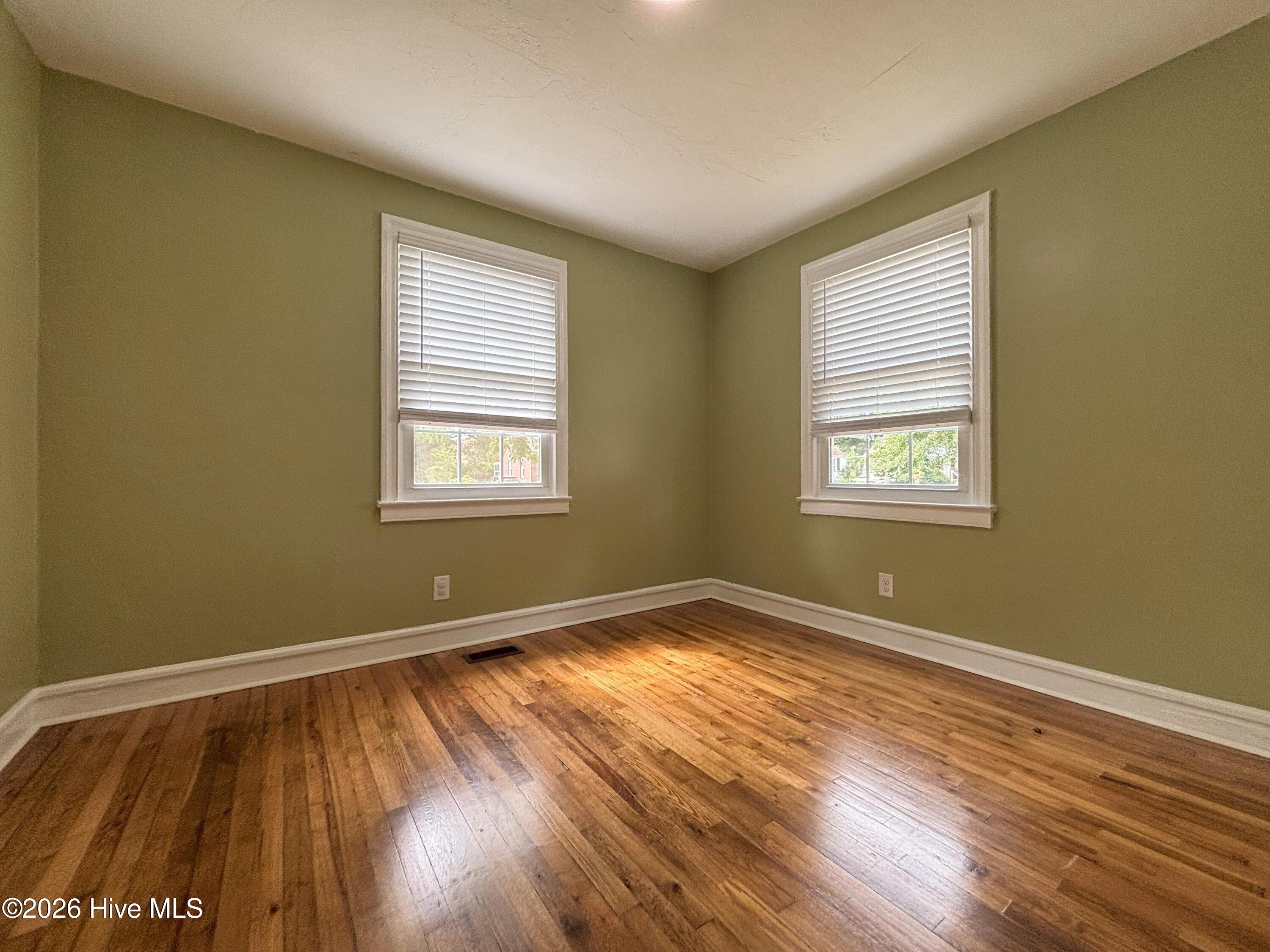 100562422 | Photo 12