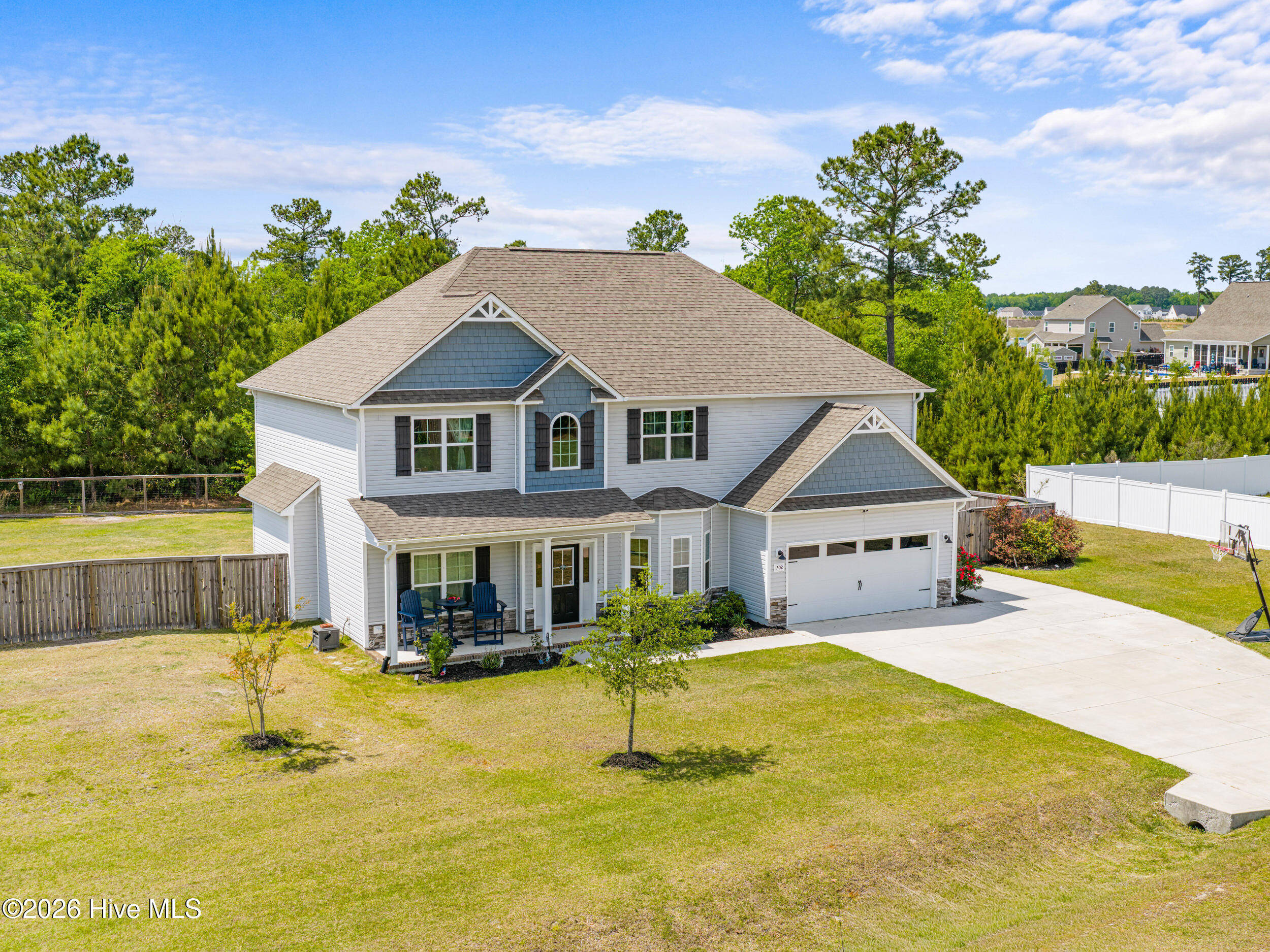 100570237 | Photo 74