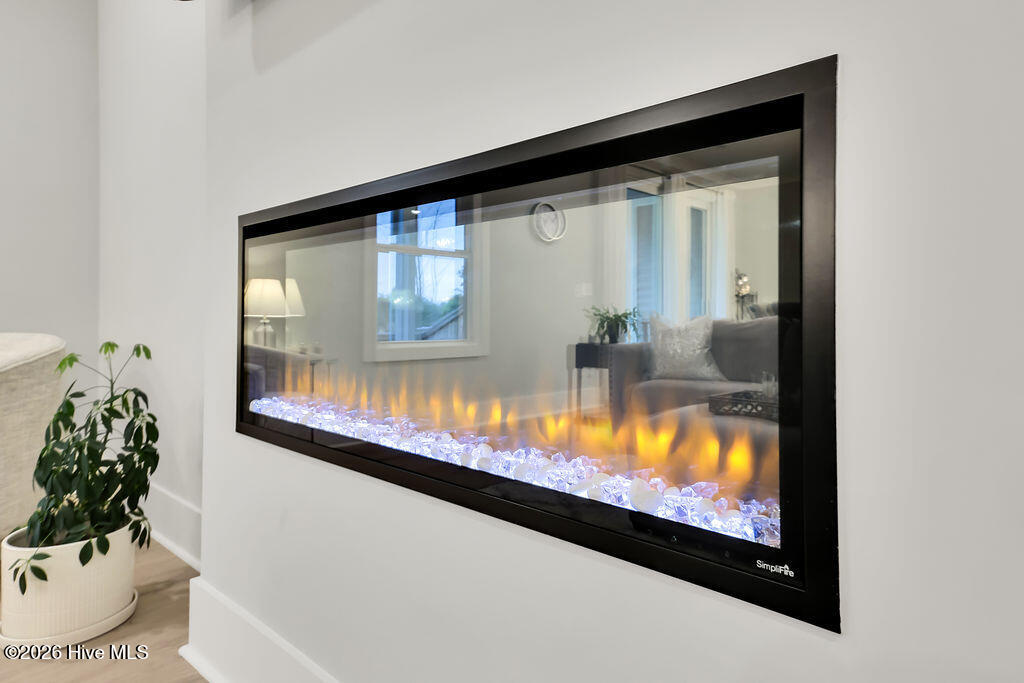 100549717 | Photo 16