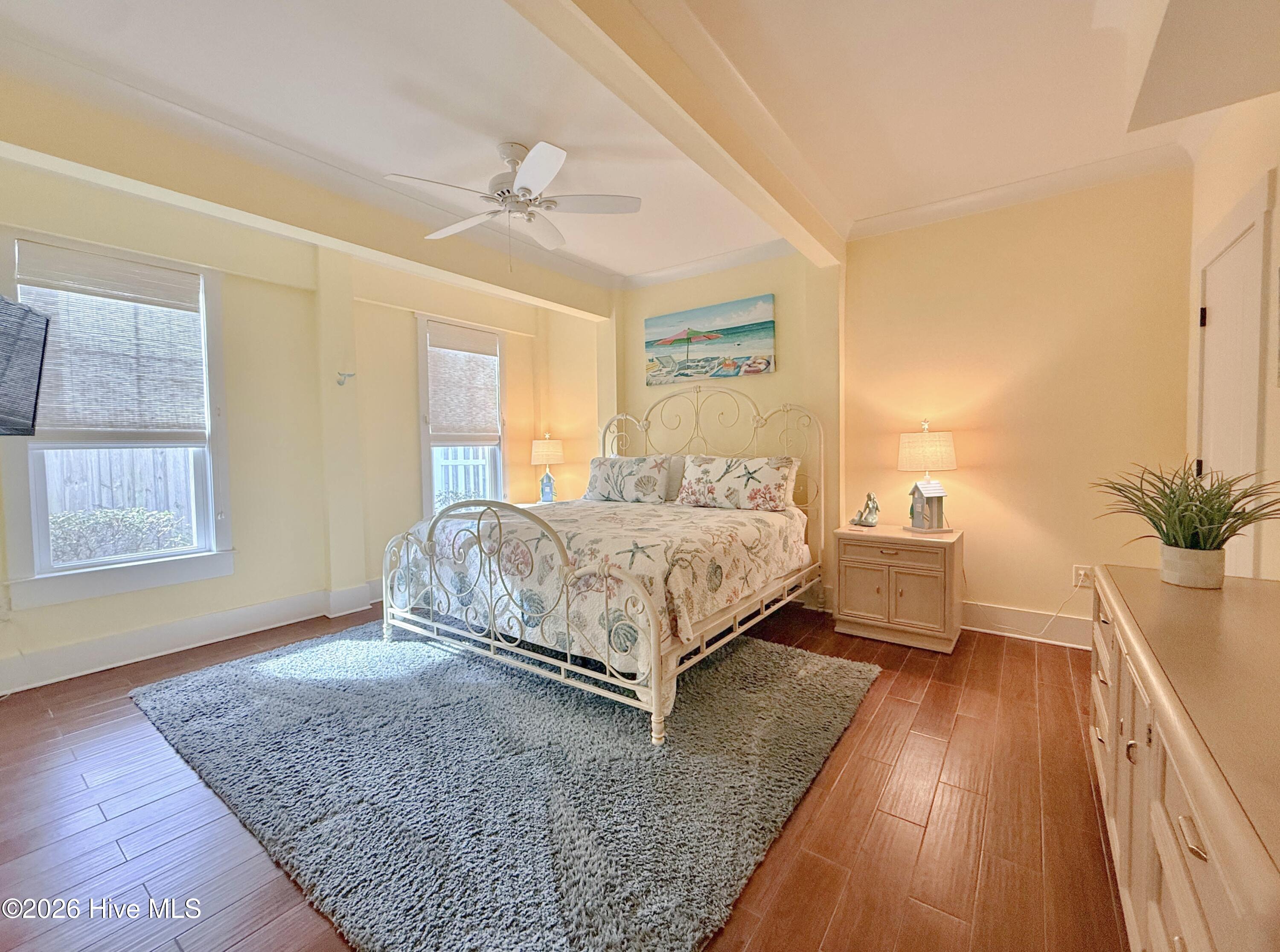 100548622 | Photo 55