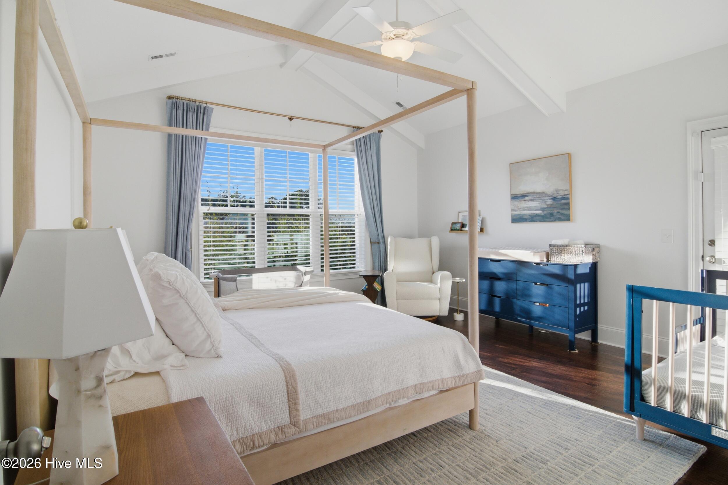 100551169 | Photo 11