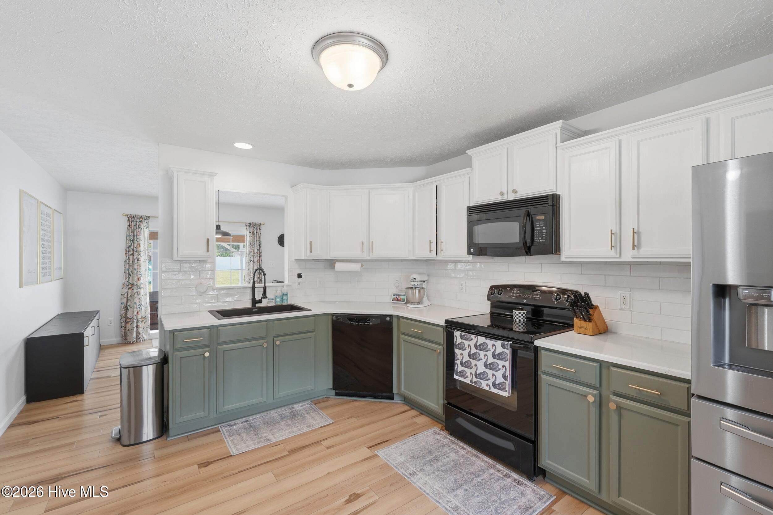 100567725 | Photo 15