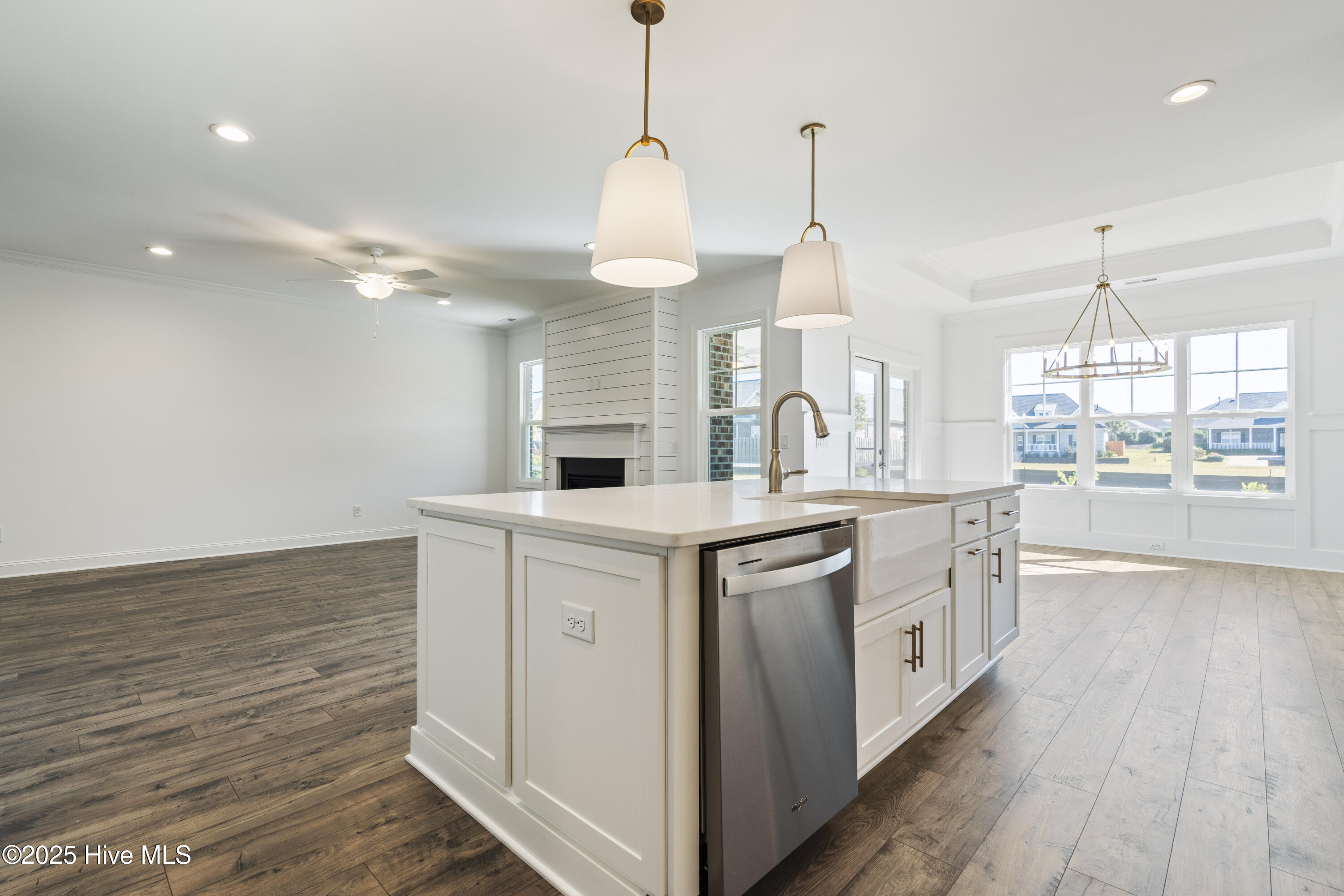 100517740 | Photo 10