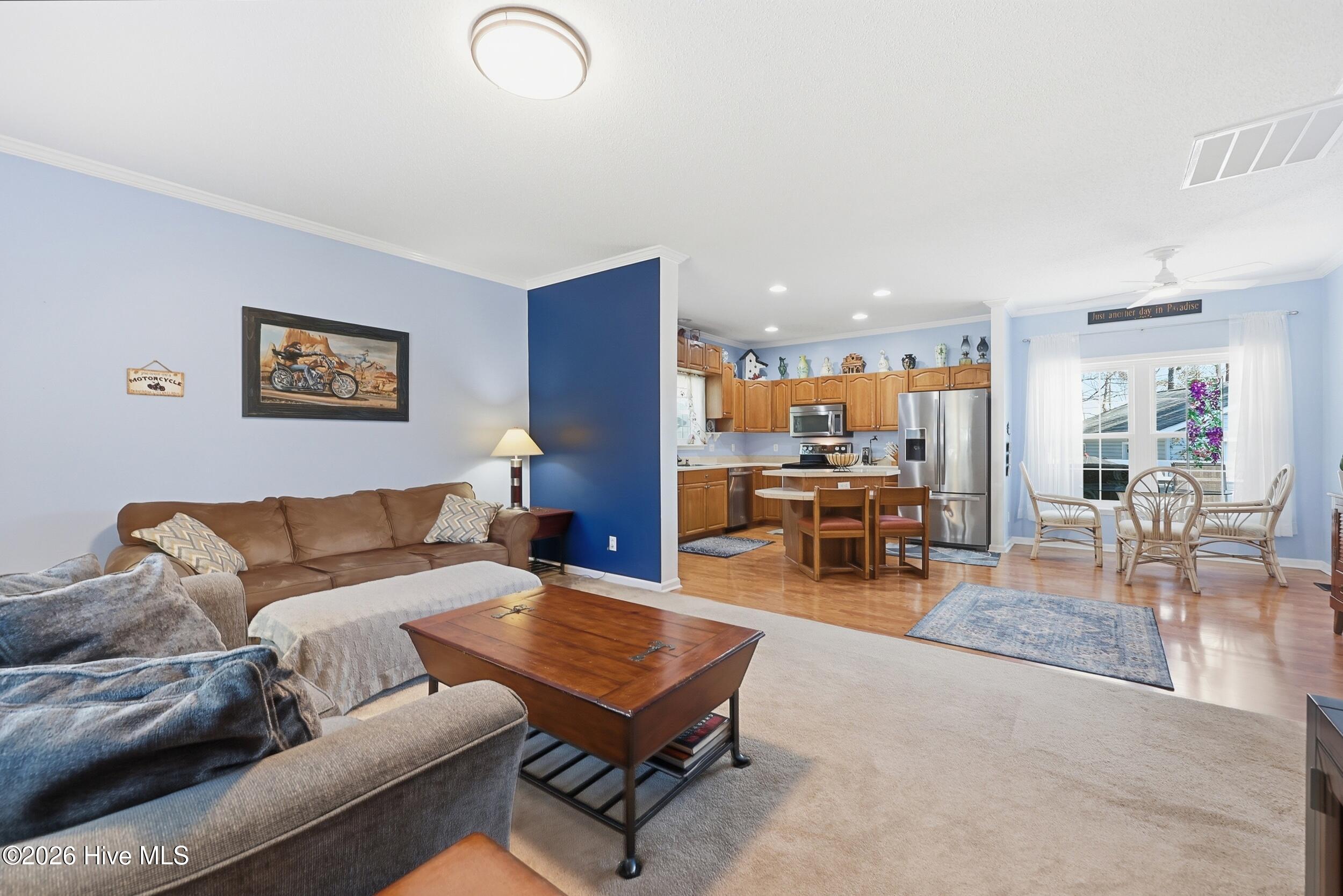 100561141 | Photo 16