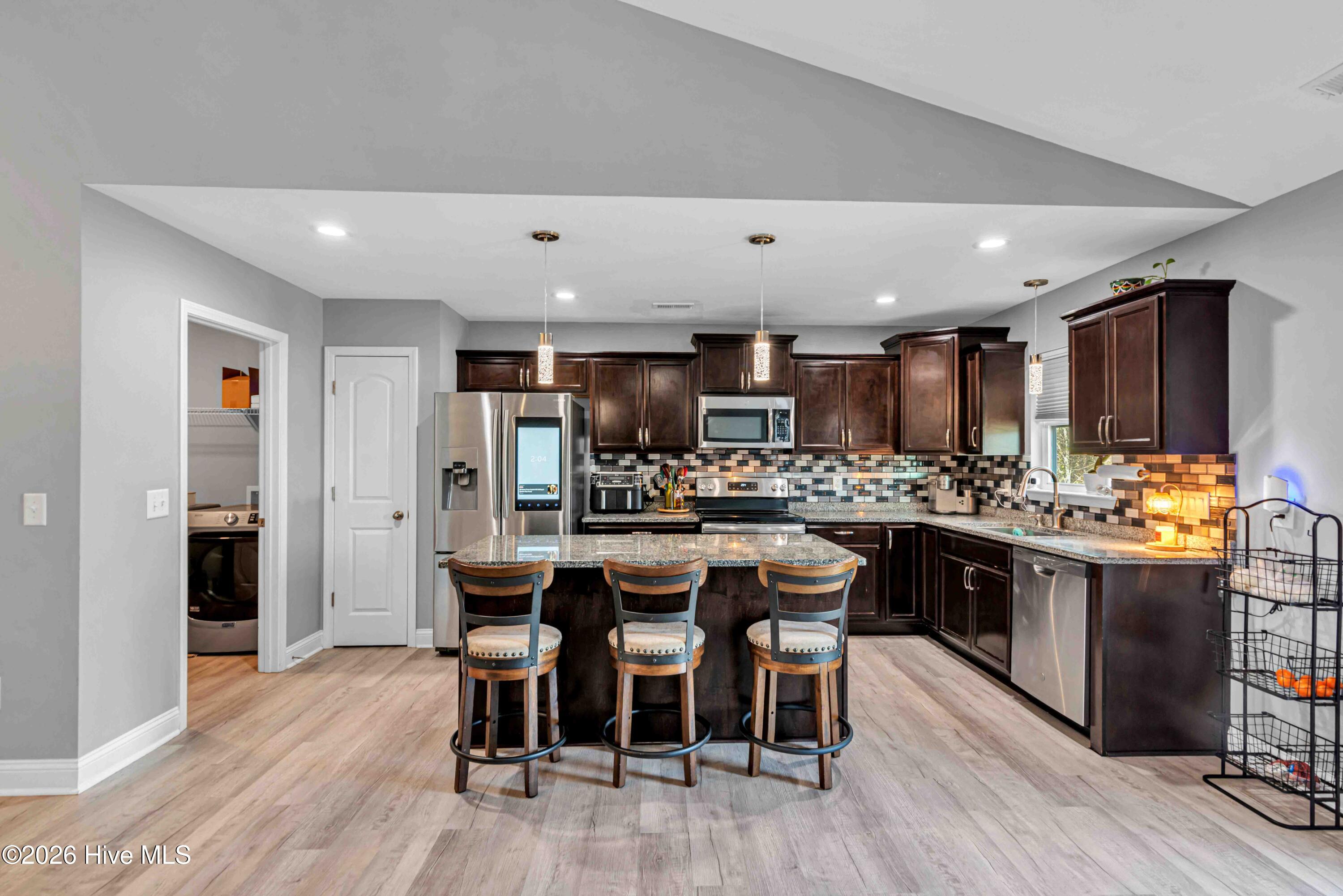 100558527 | Photo 10