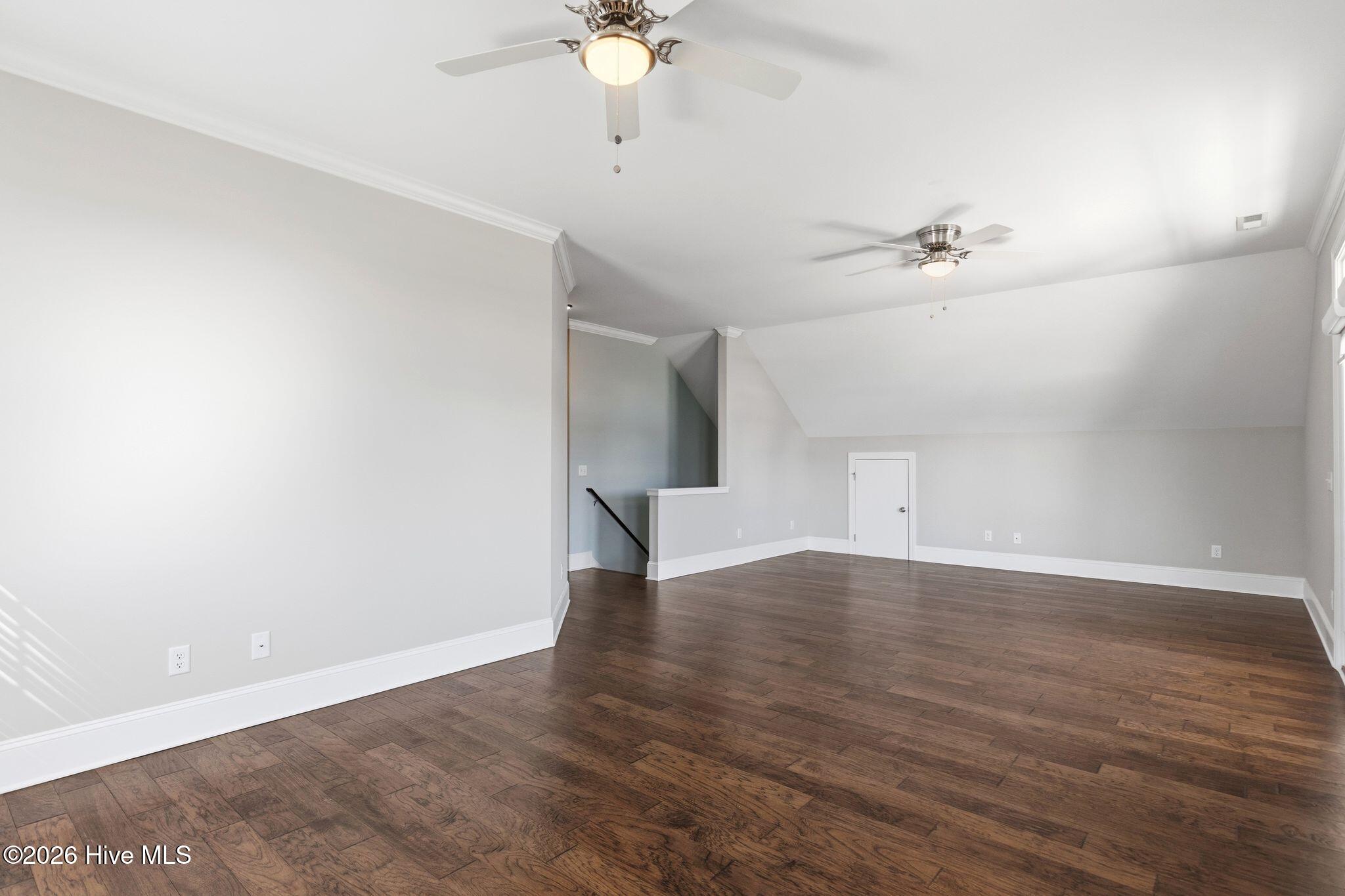 100559655 | Photo 44