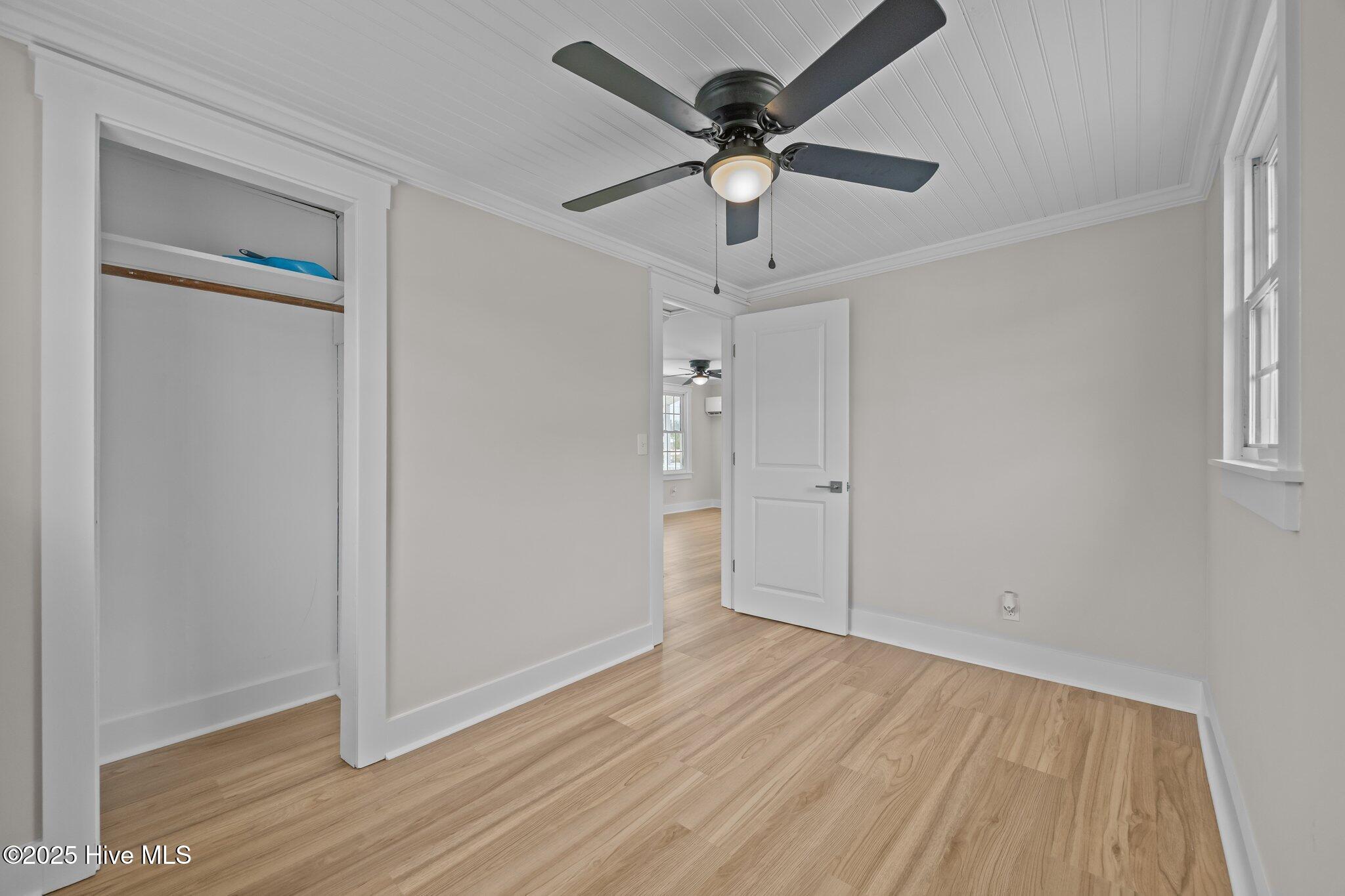 100499263 | Photo 16