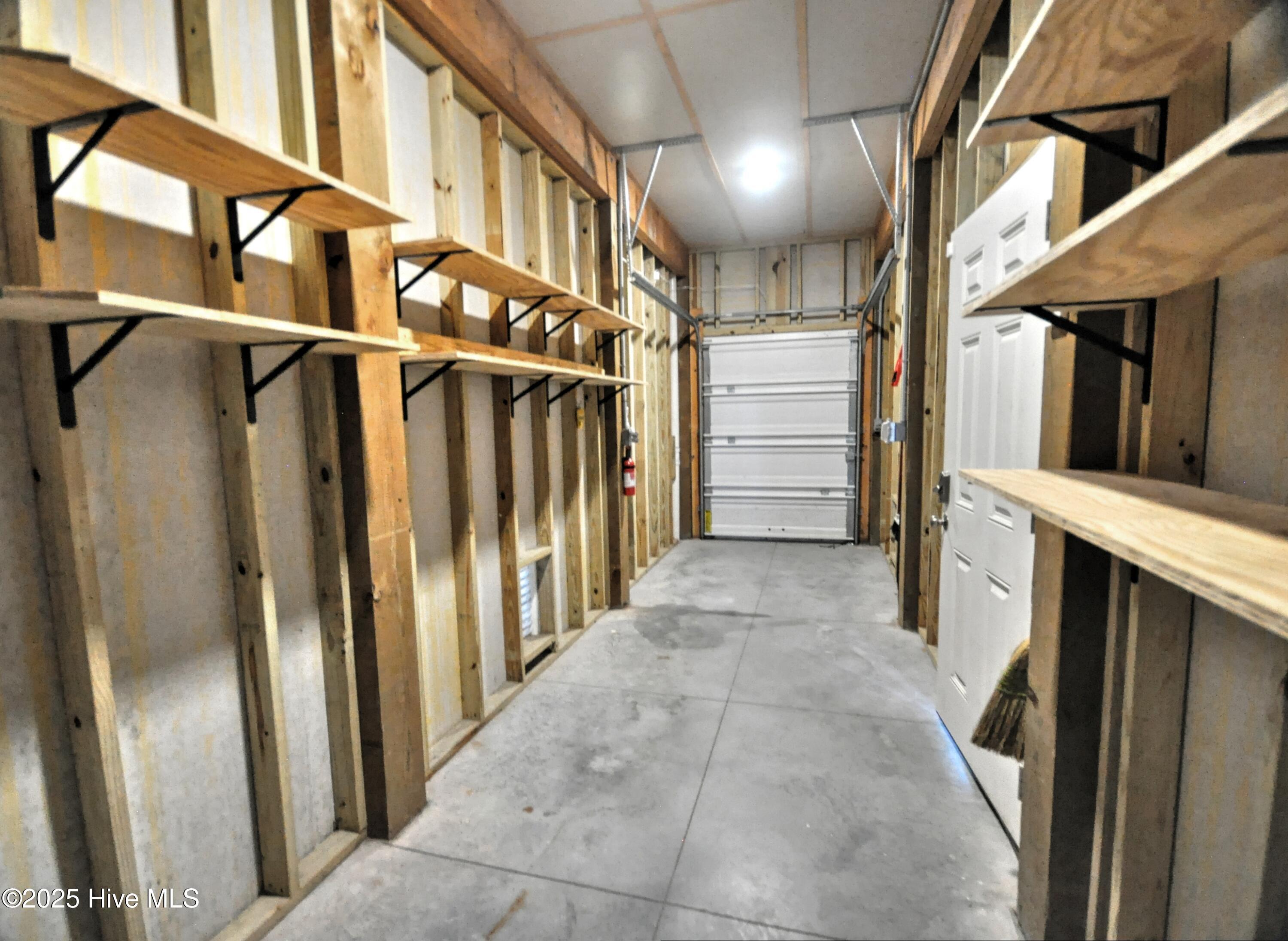 100546386 | Photo 39