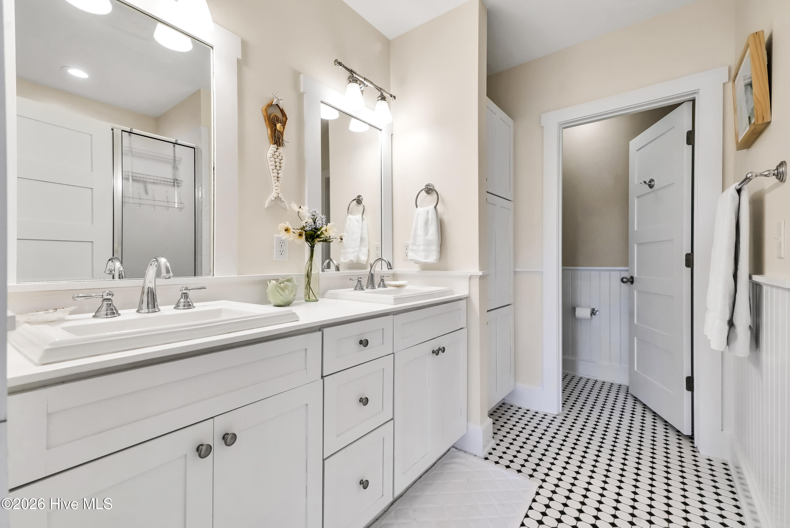 100562457 | Photo 20