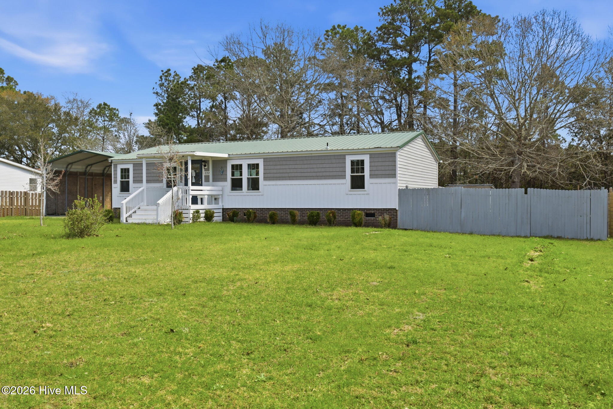 100565410 | Photo 24