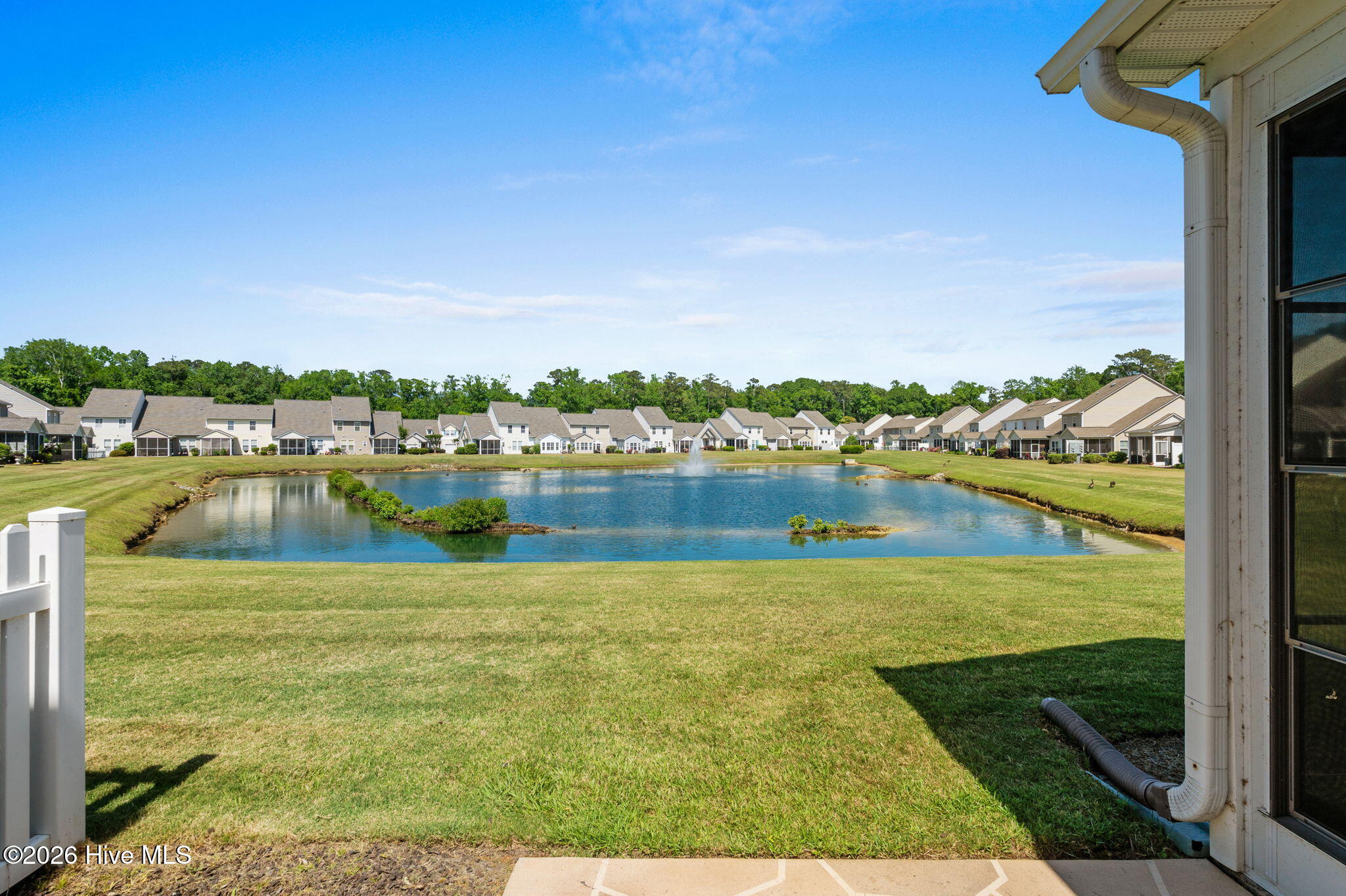 100570340 | Photo 53