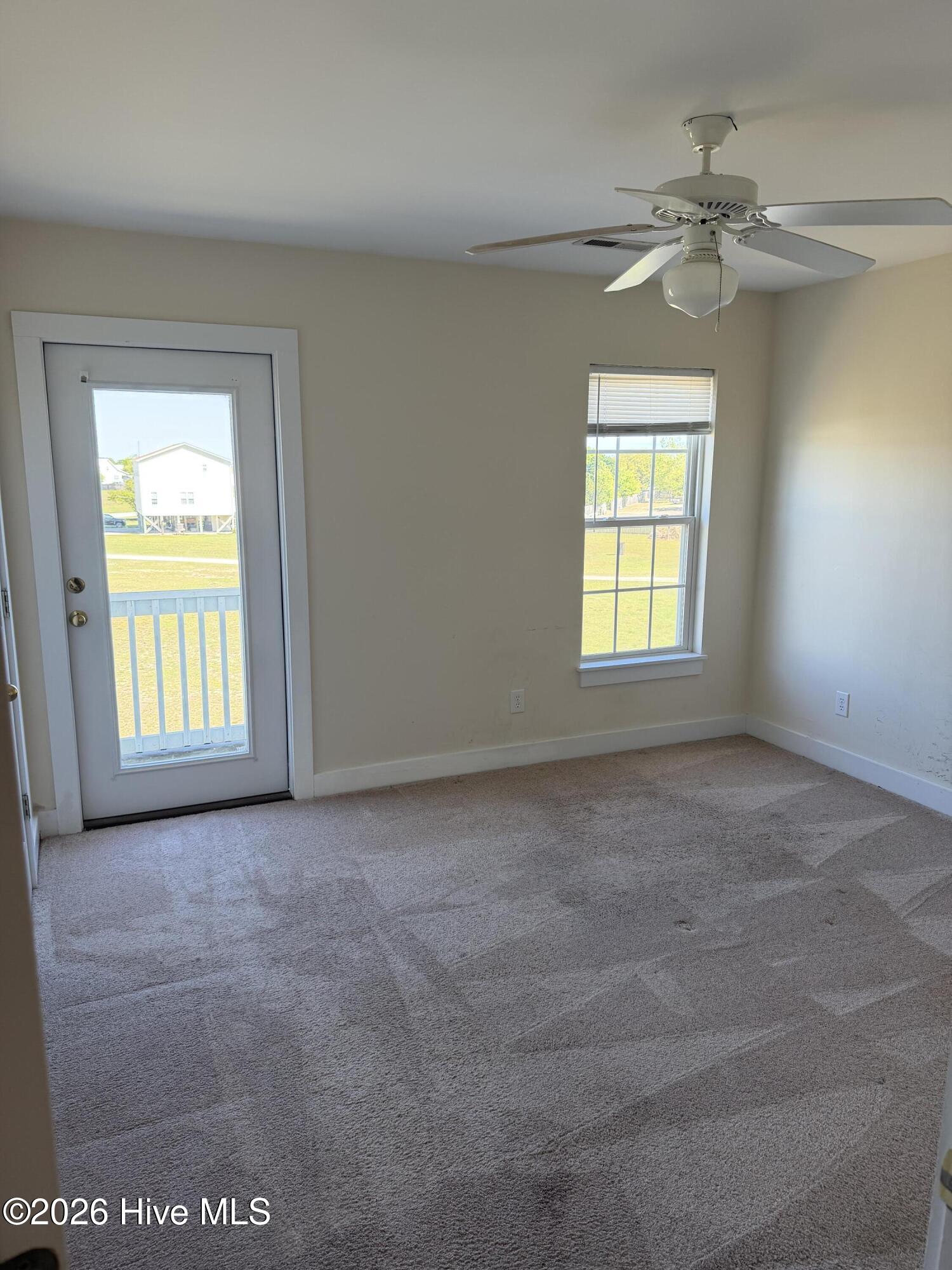 100566043 | Photo 23