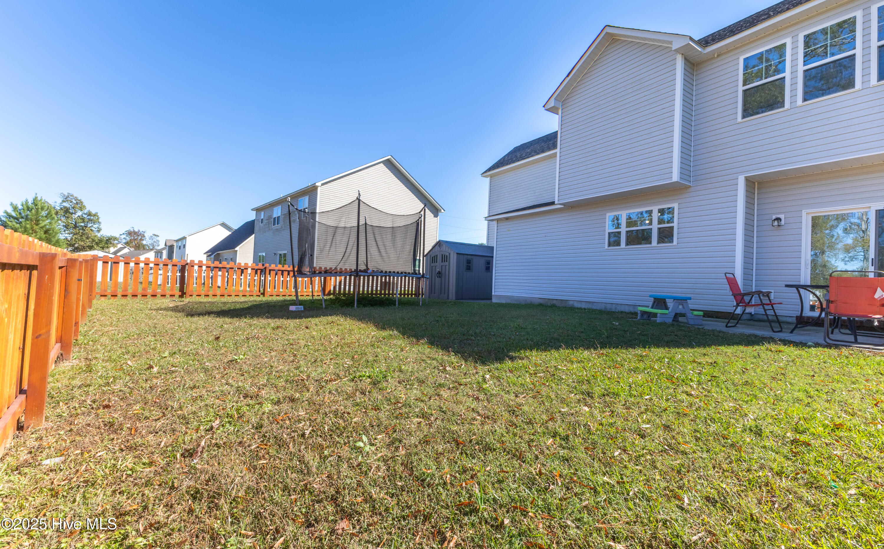 100542284 | Photo 30