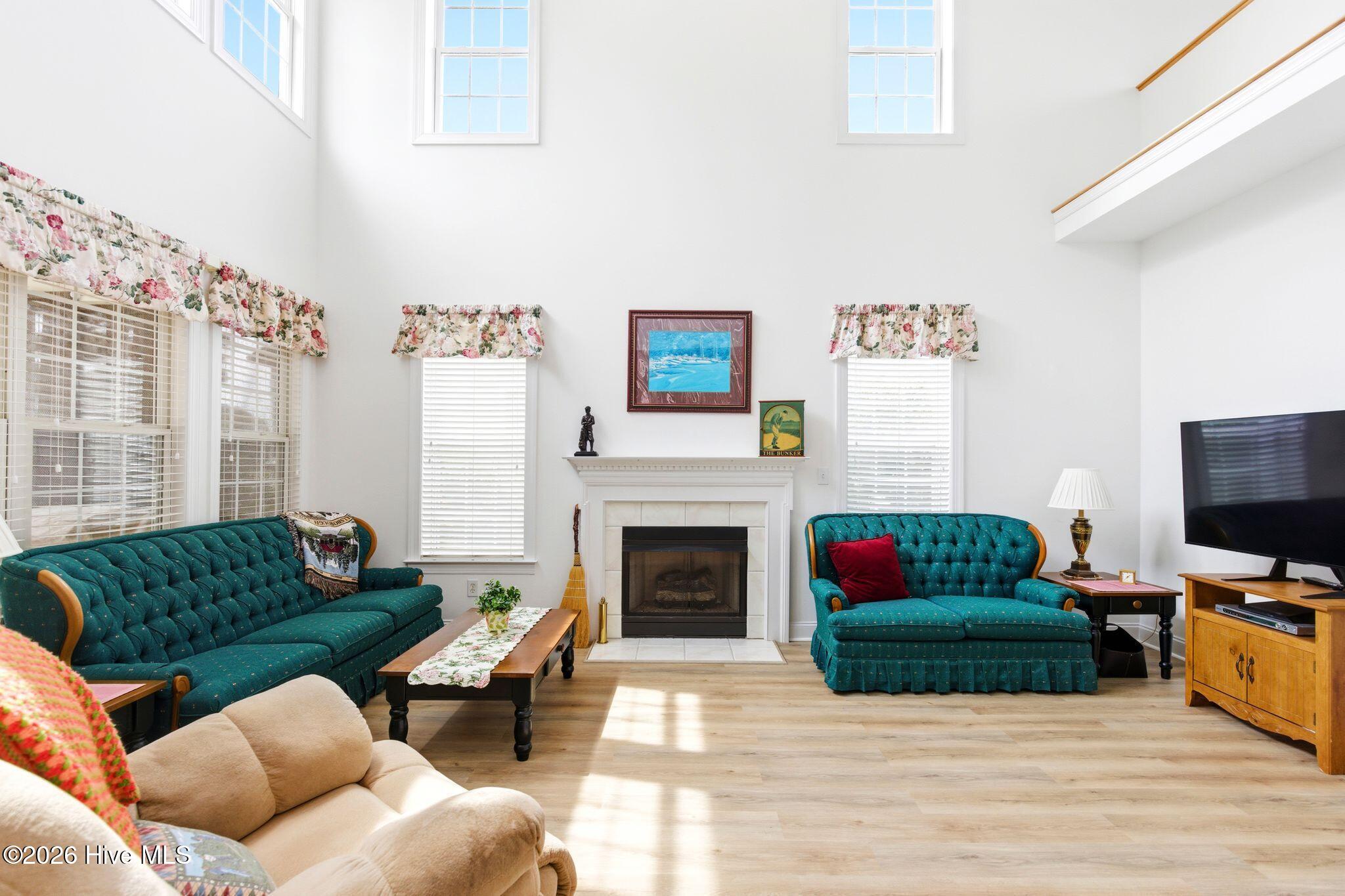 100564291 | Photo 15