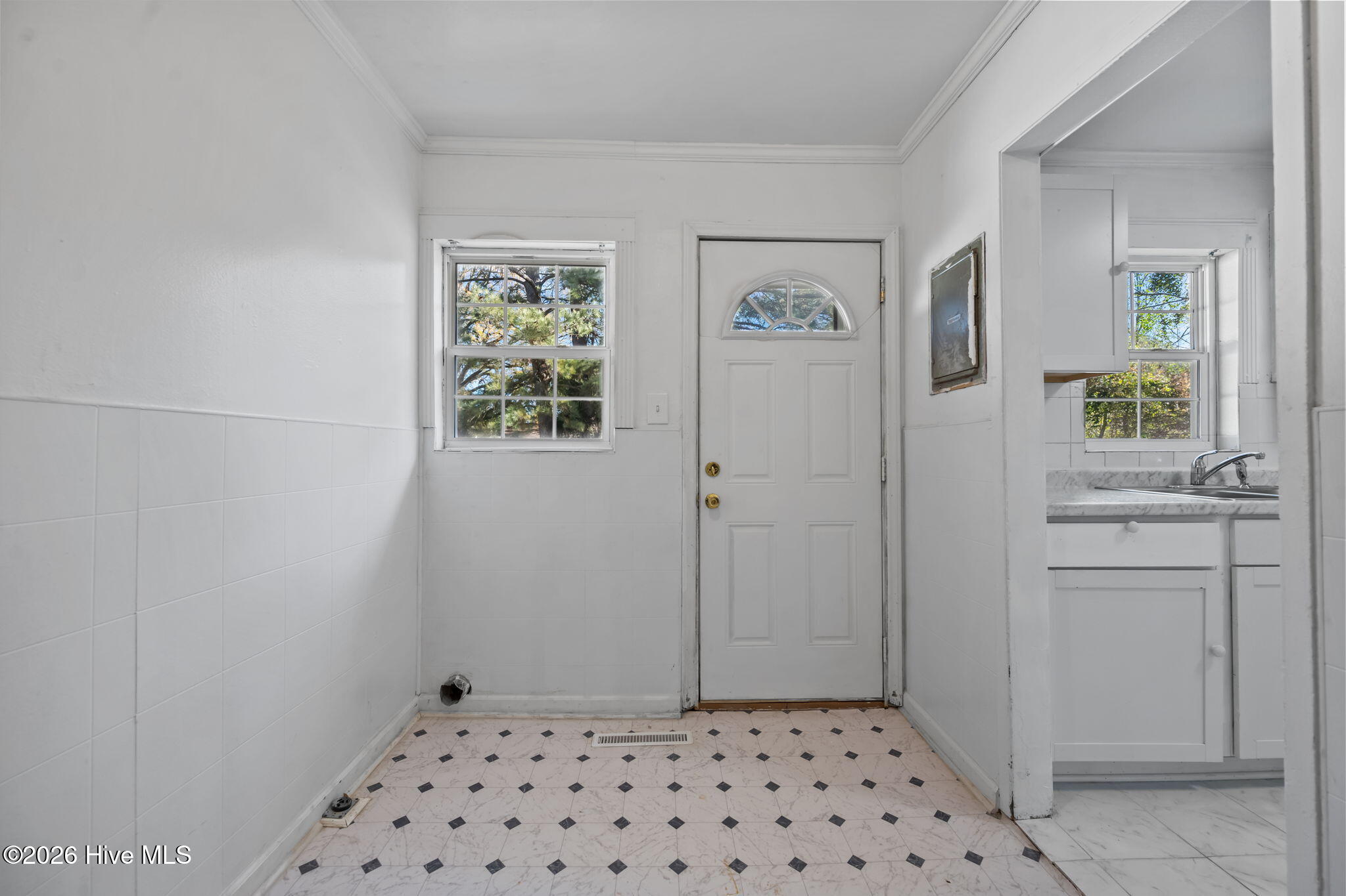 100547538 | Photo 14