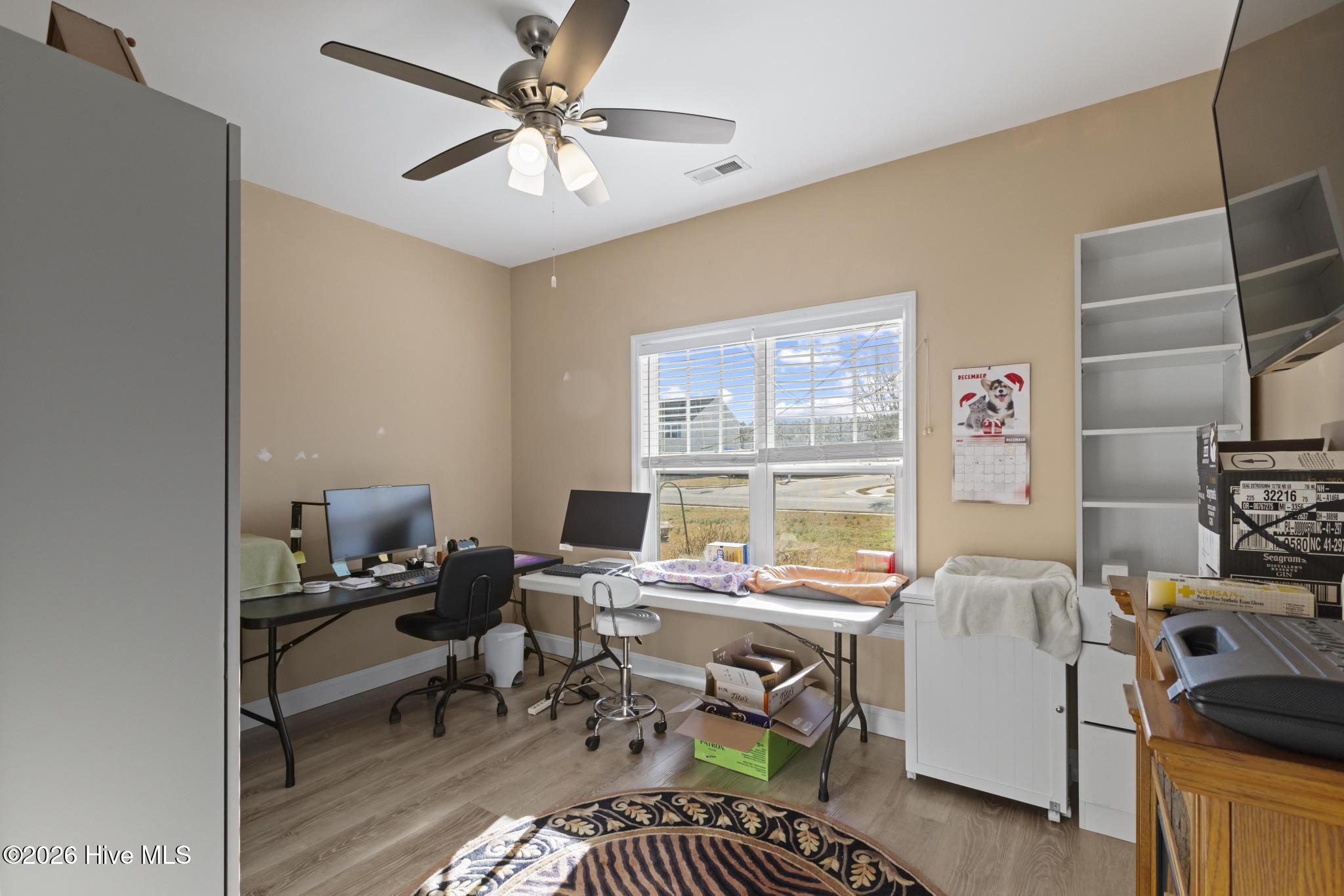 100550507 | Photo 19