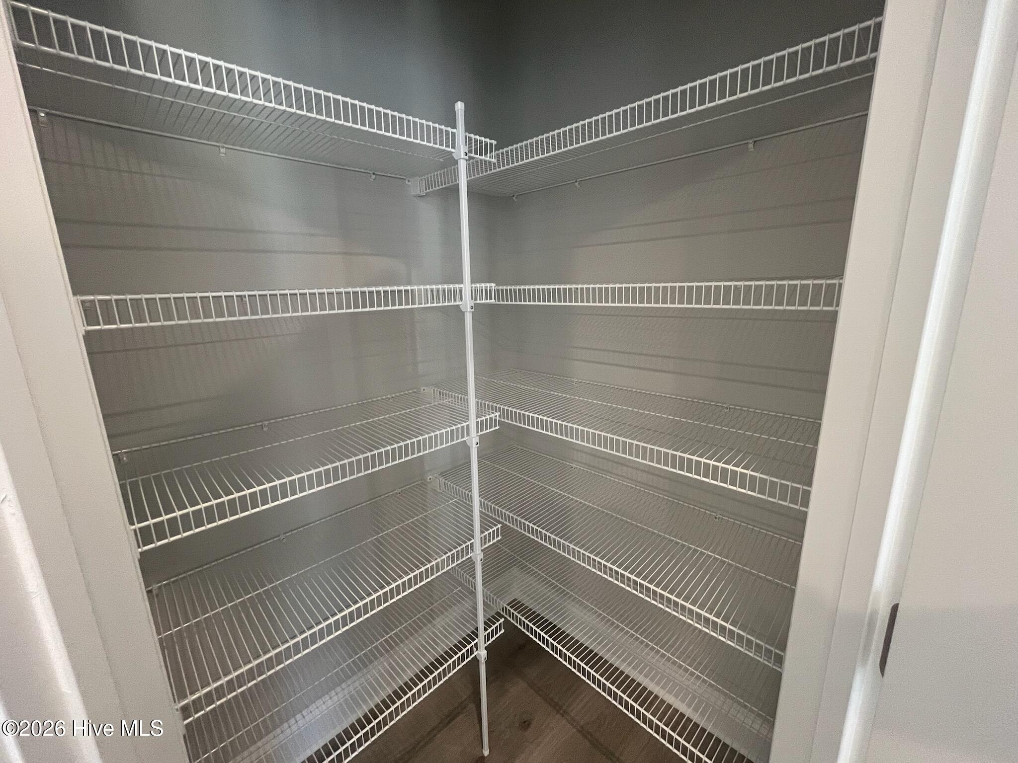 100558864 | Photo 15