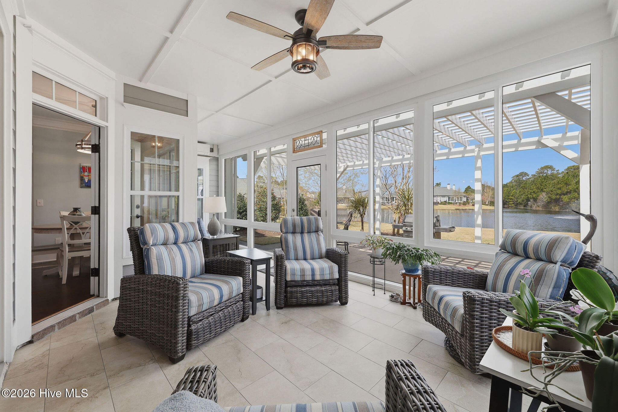 100563234 | Photo 19