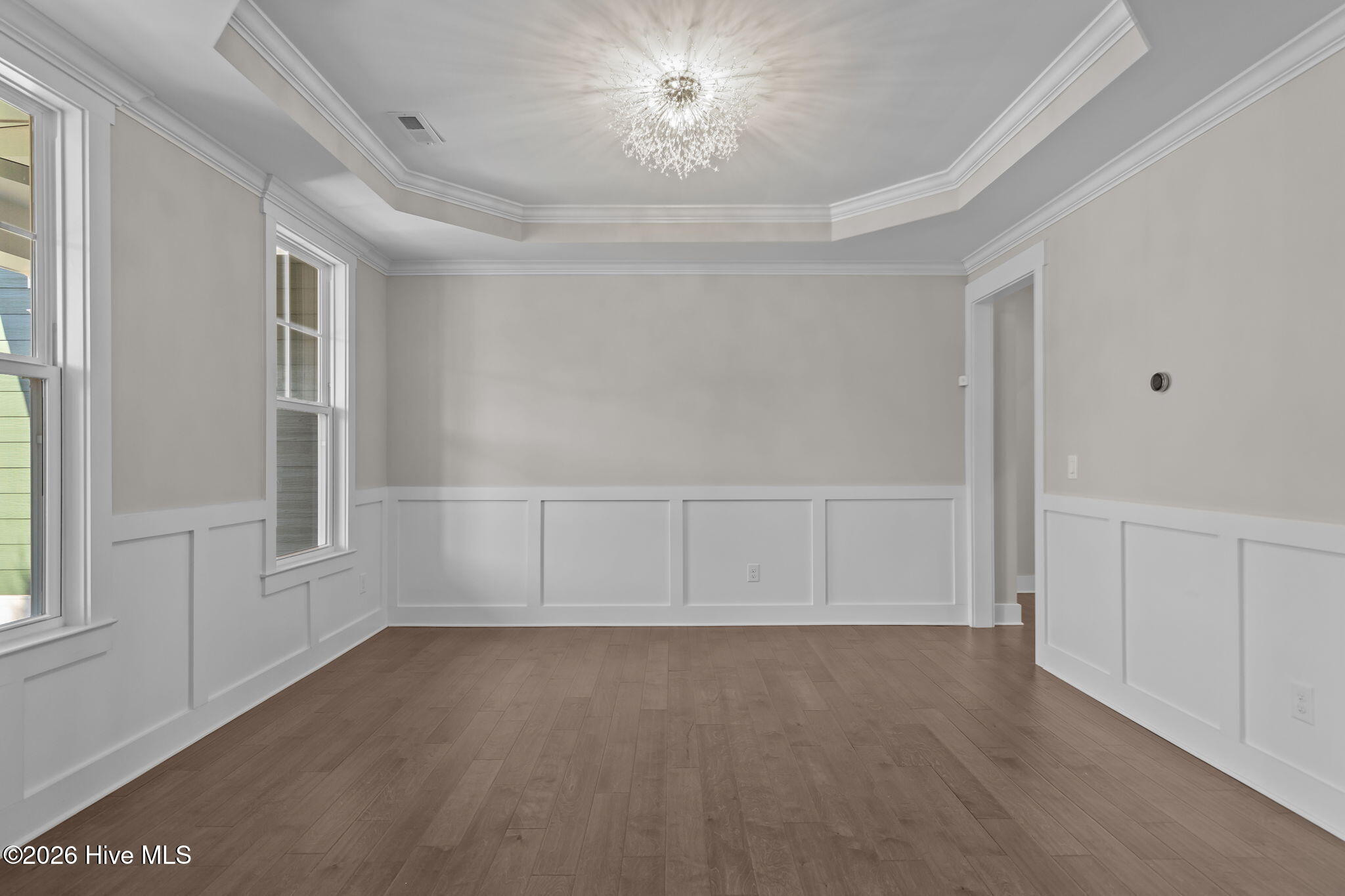 100550410 | Photo 12