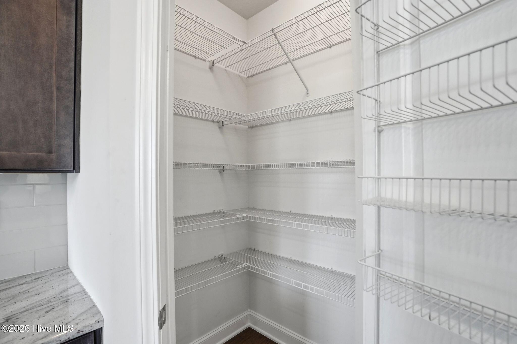 100560462 | Photo 29