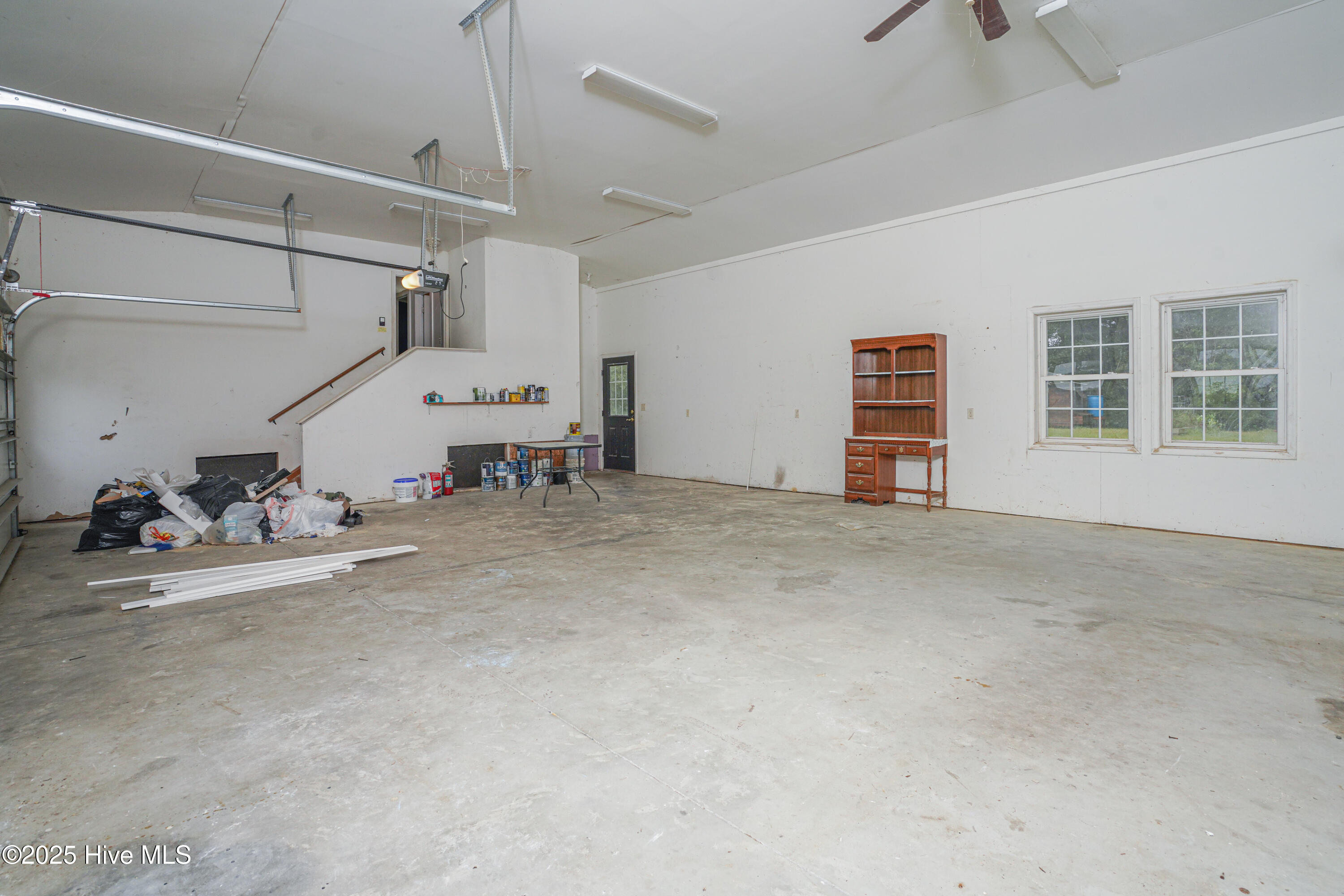 100536641 | Photo 38