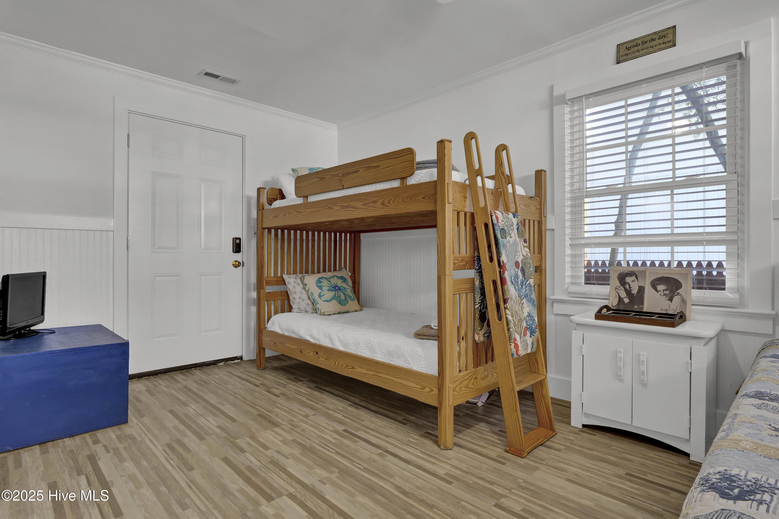 100537490 | Photo 18