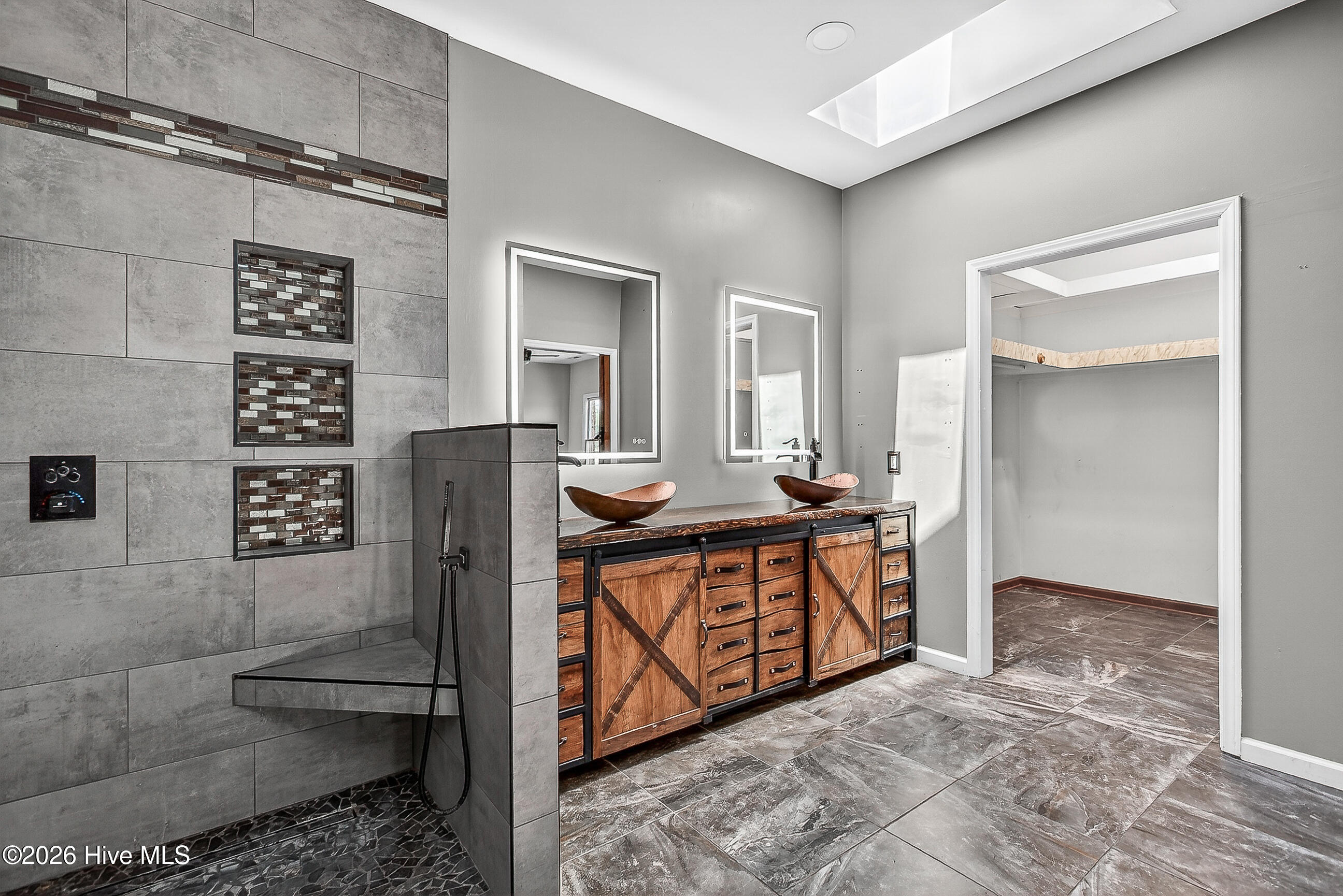 2732 White Oak River Road,Maysville