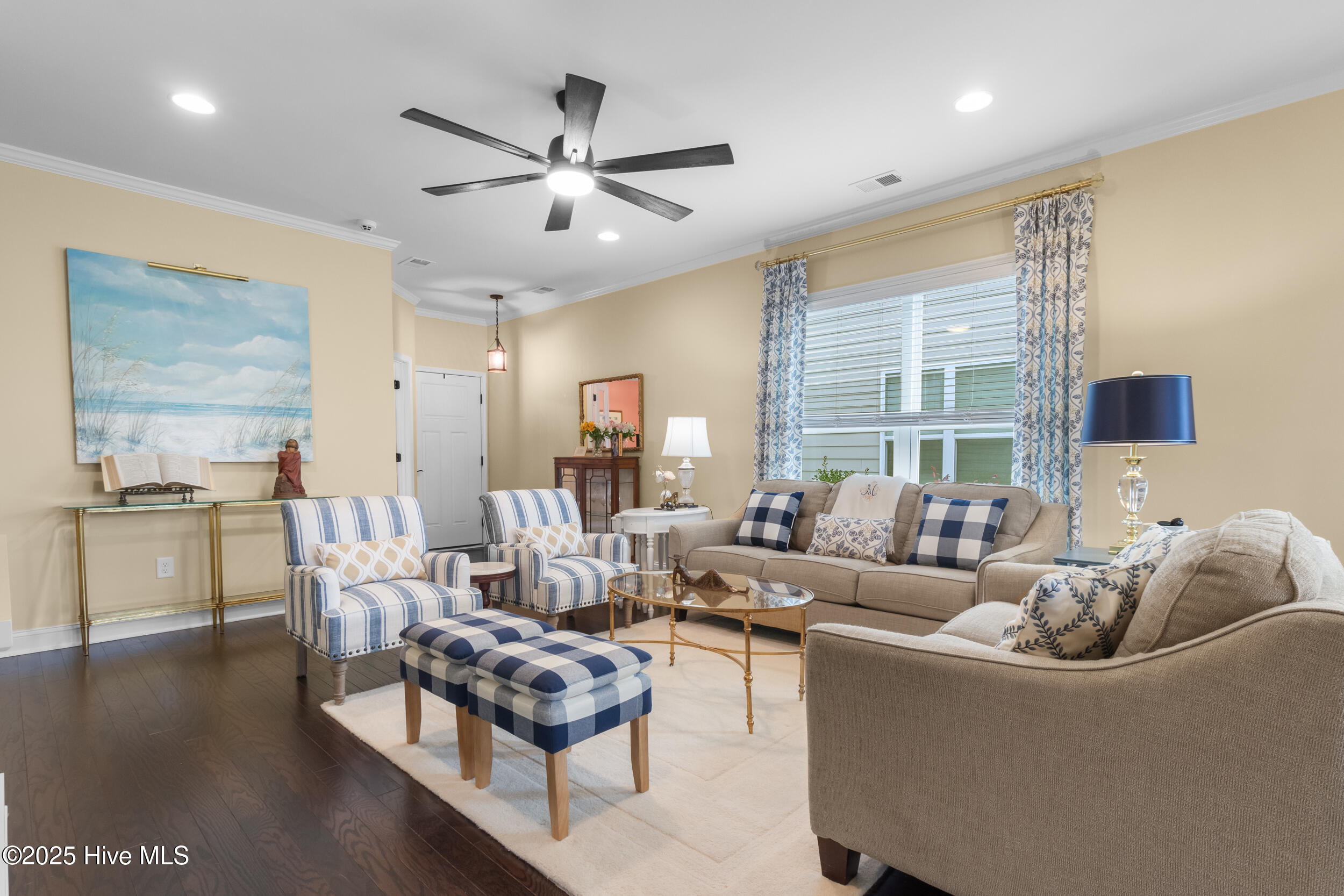 100525242 | Photo 10