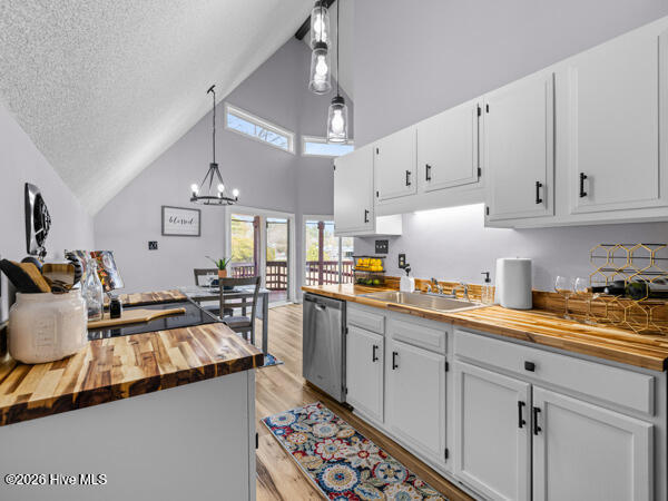 100558460 | Photo 14