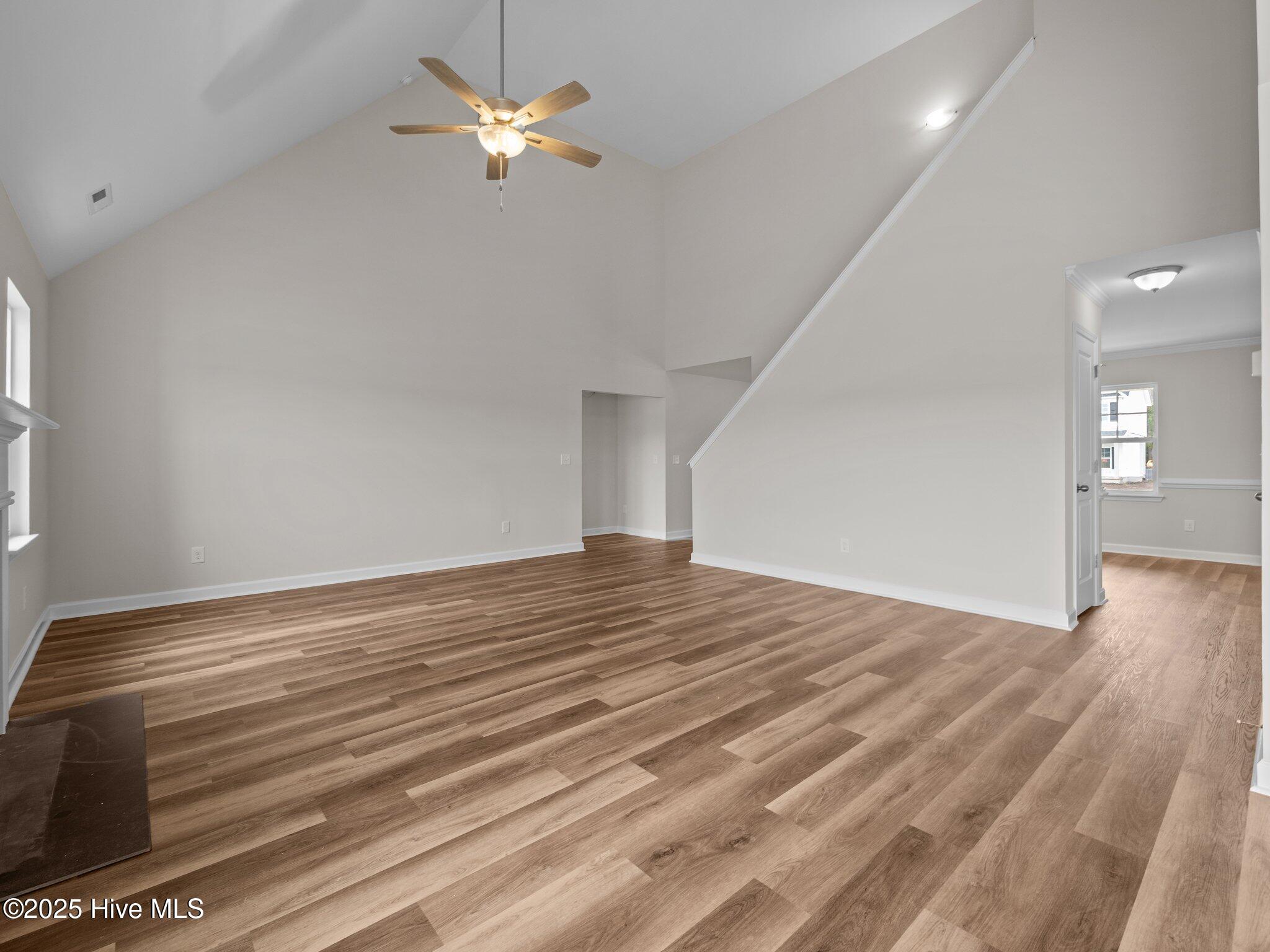 100511213 | Photo 44