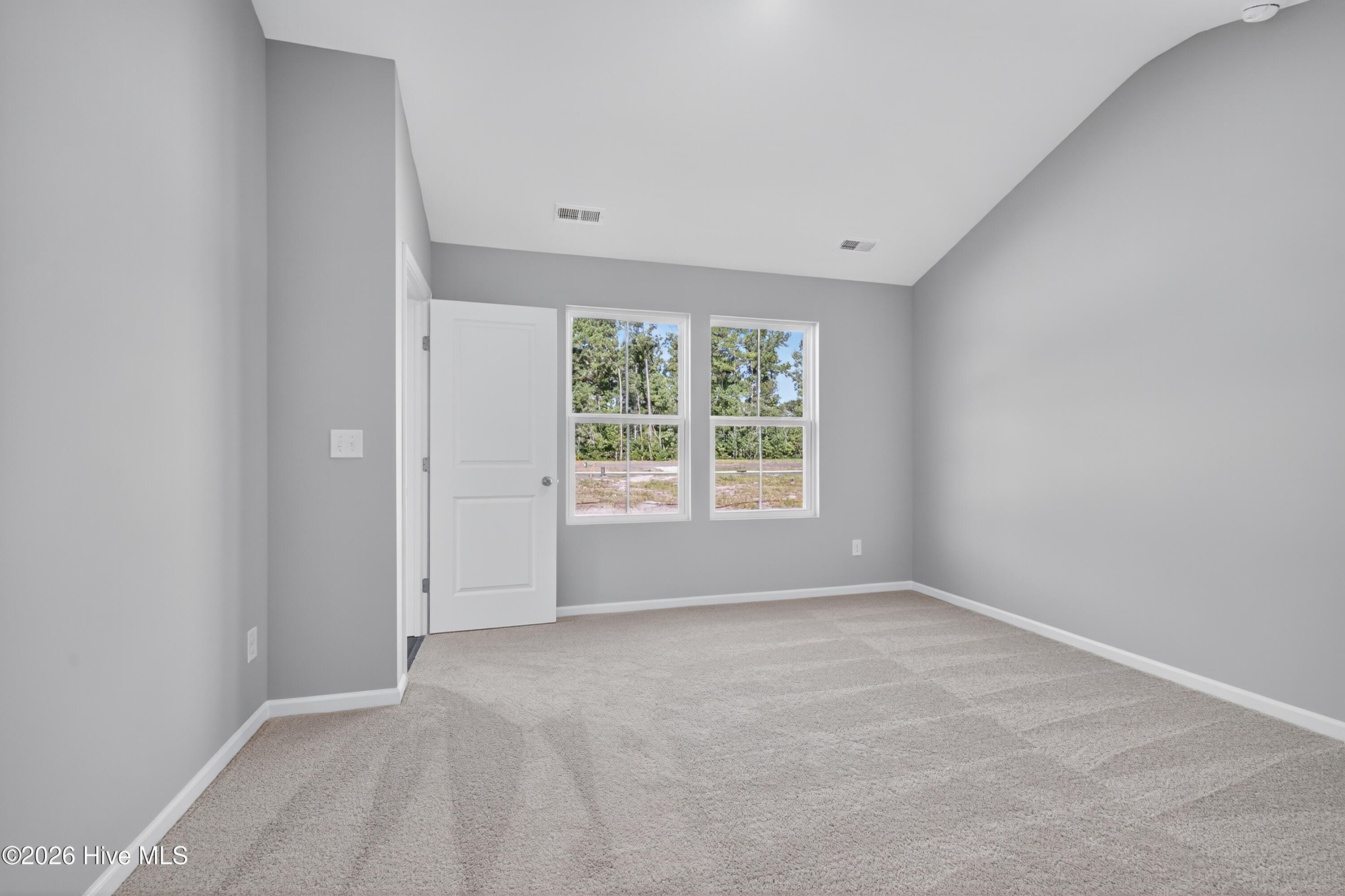 100565447 | Photo 28