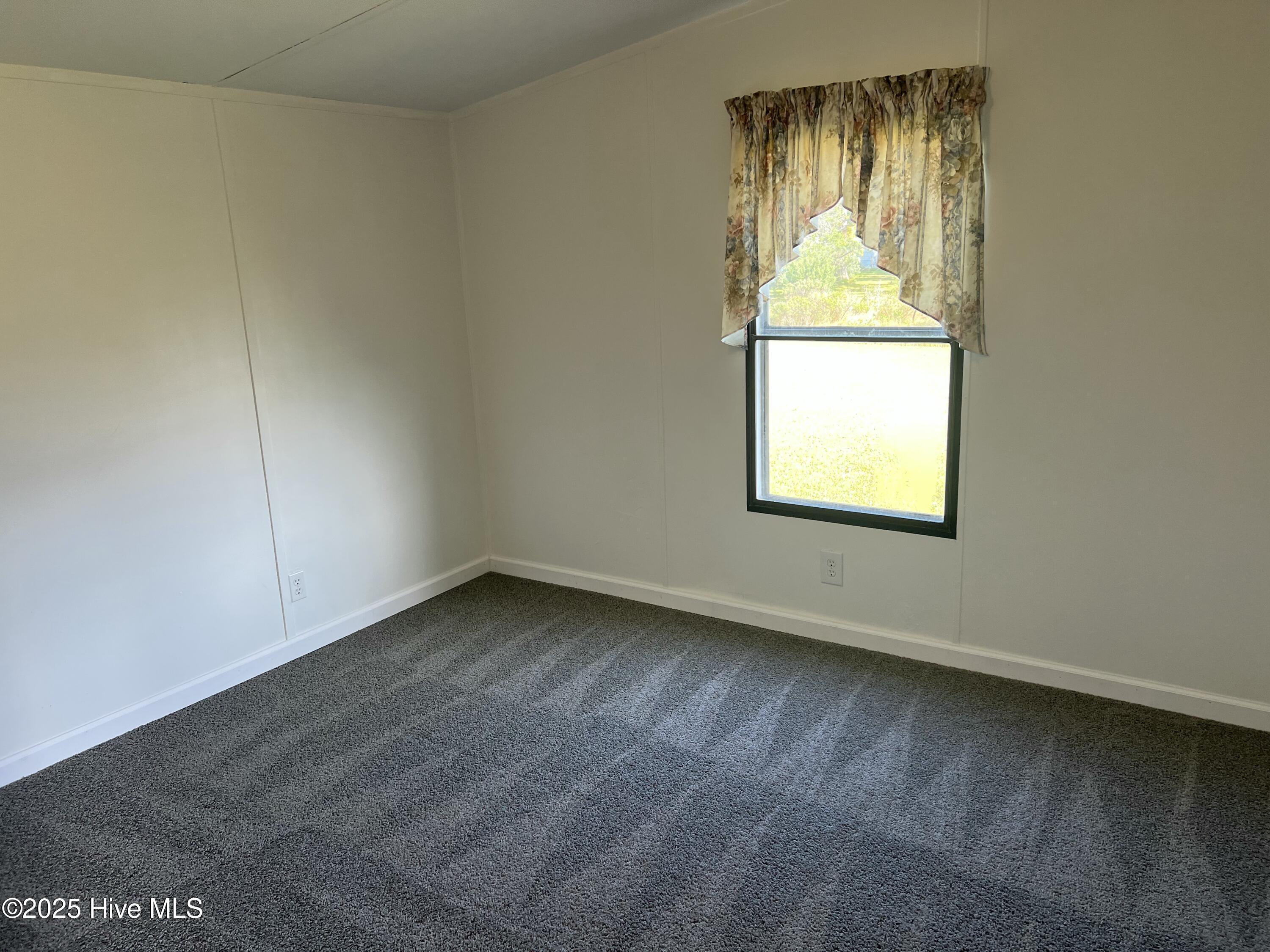 112 Stephen Willis Road,Williston