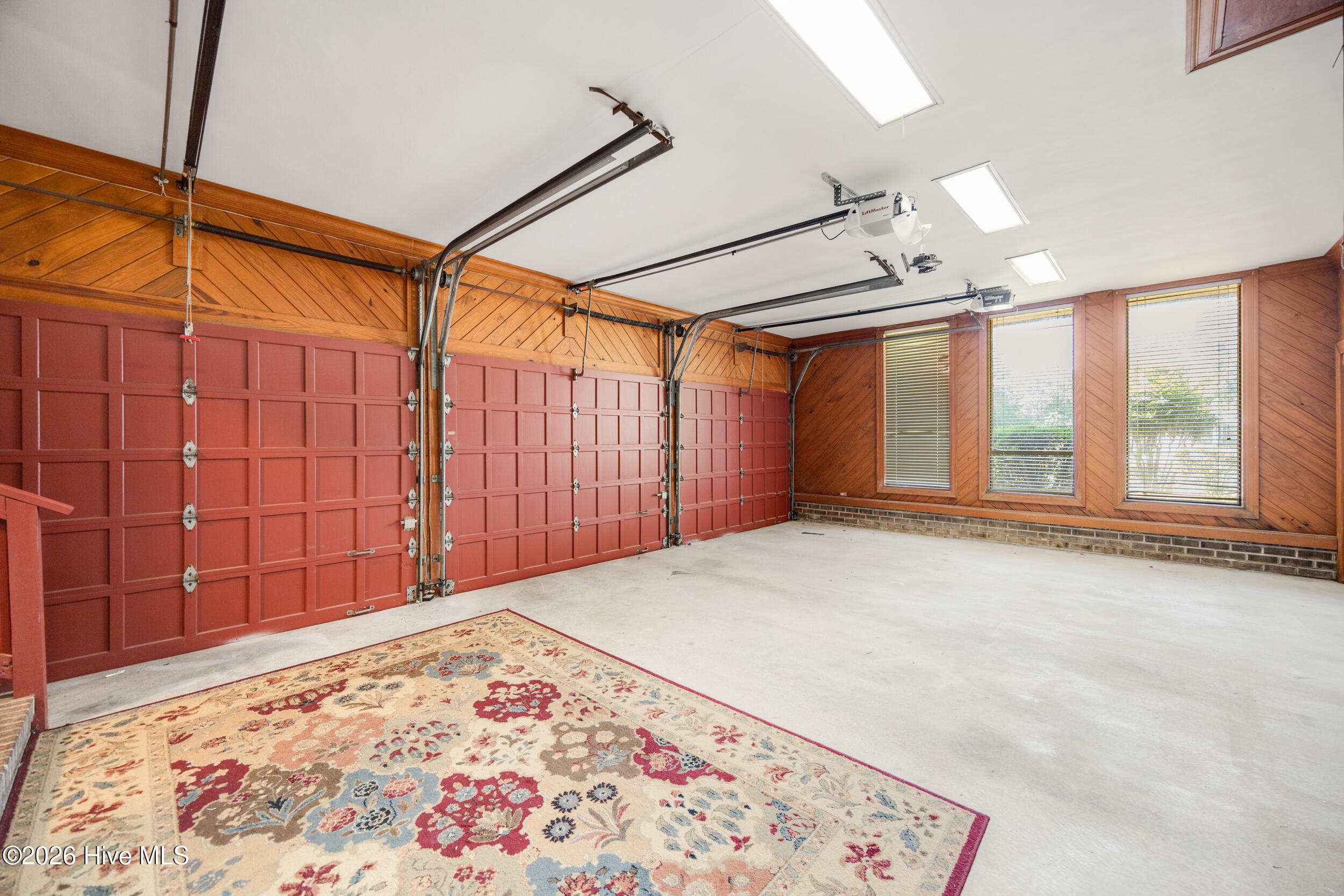 038 ccd 260504 garage 1