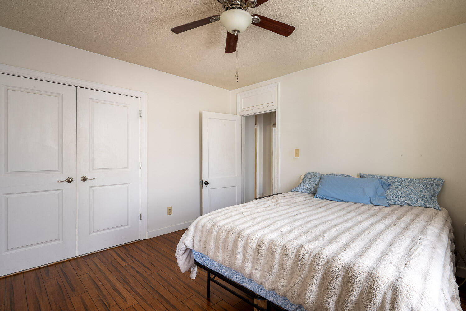 1752 Kissingbower-MLS-17