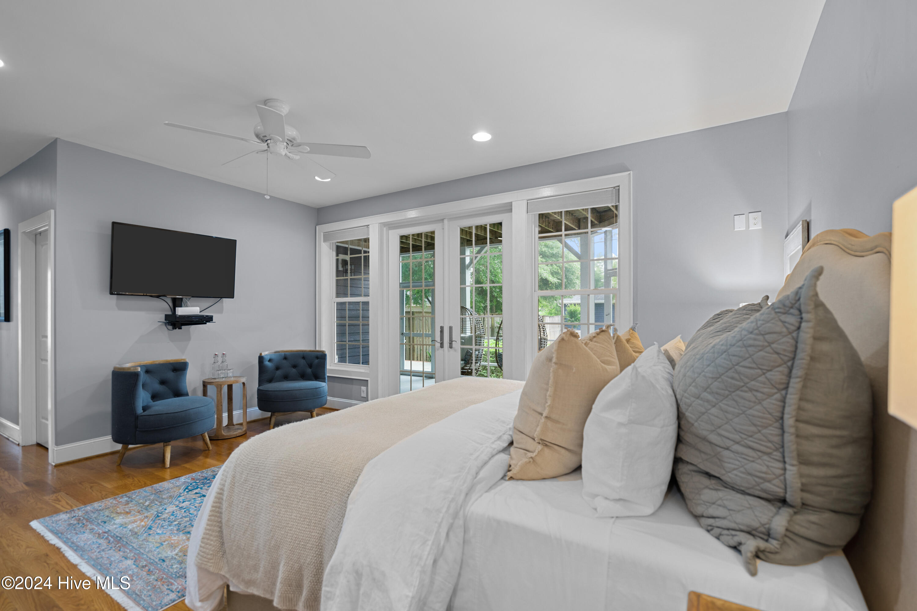 100550699 | Photo 37