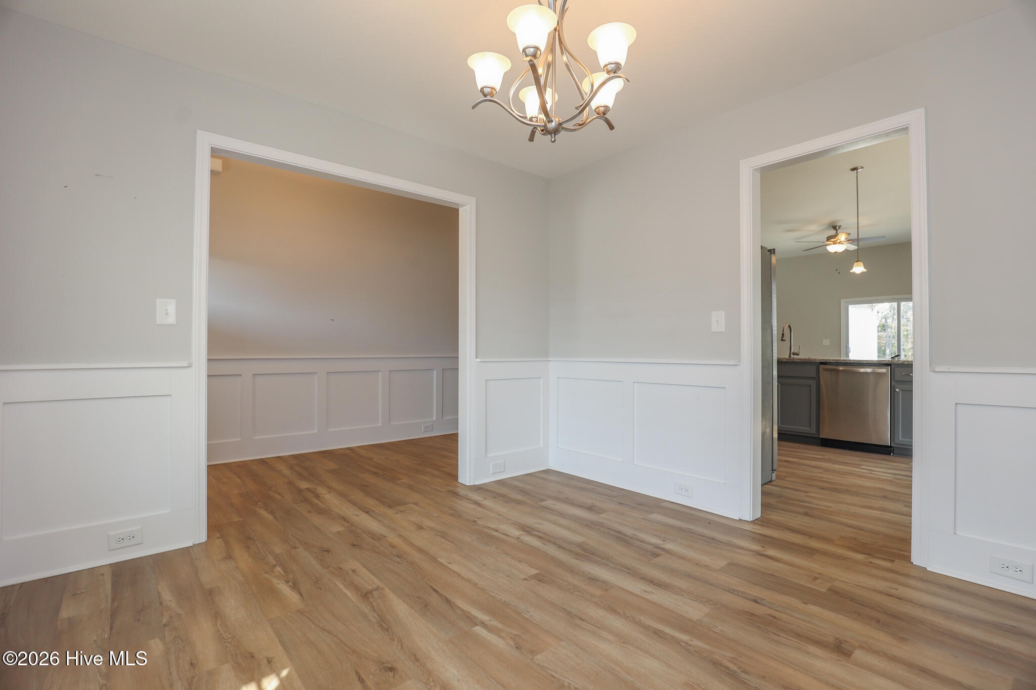 100559393 | Photo 19