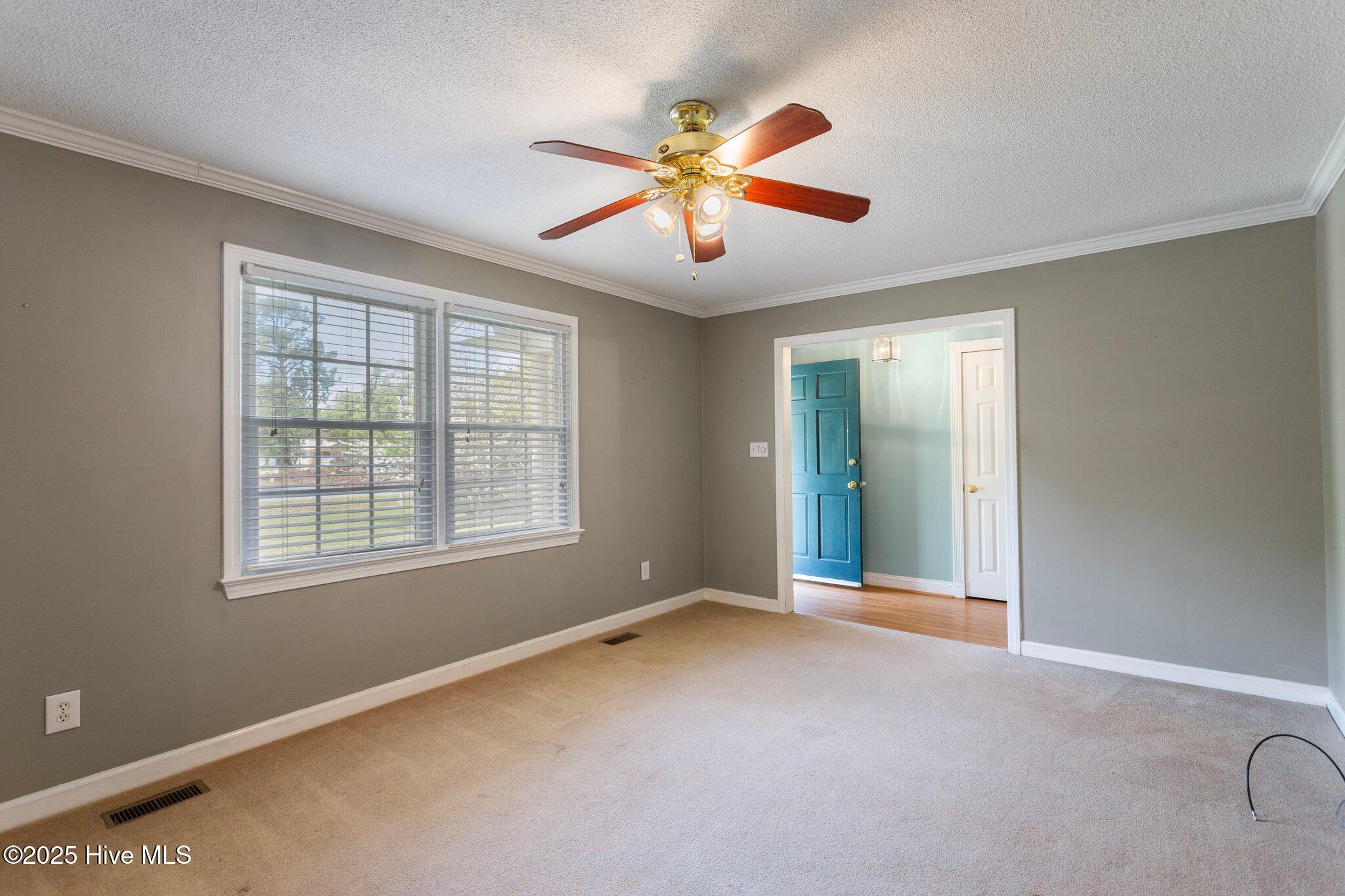 6-web-or-mls-201-montpelier-dr