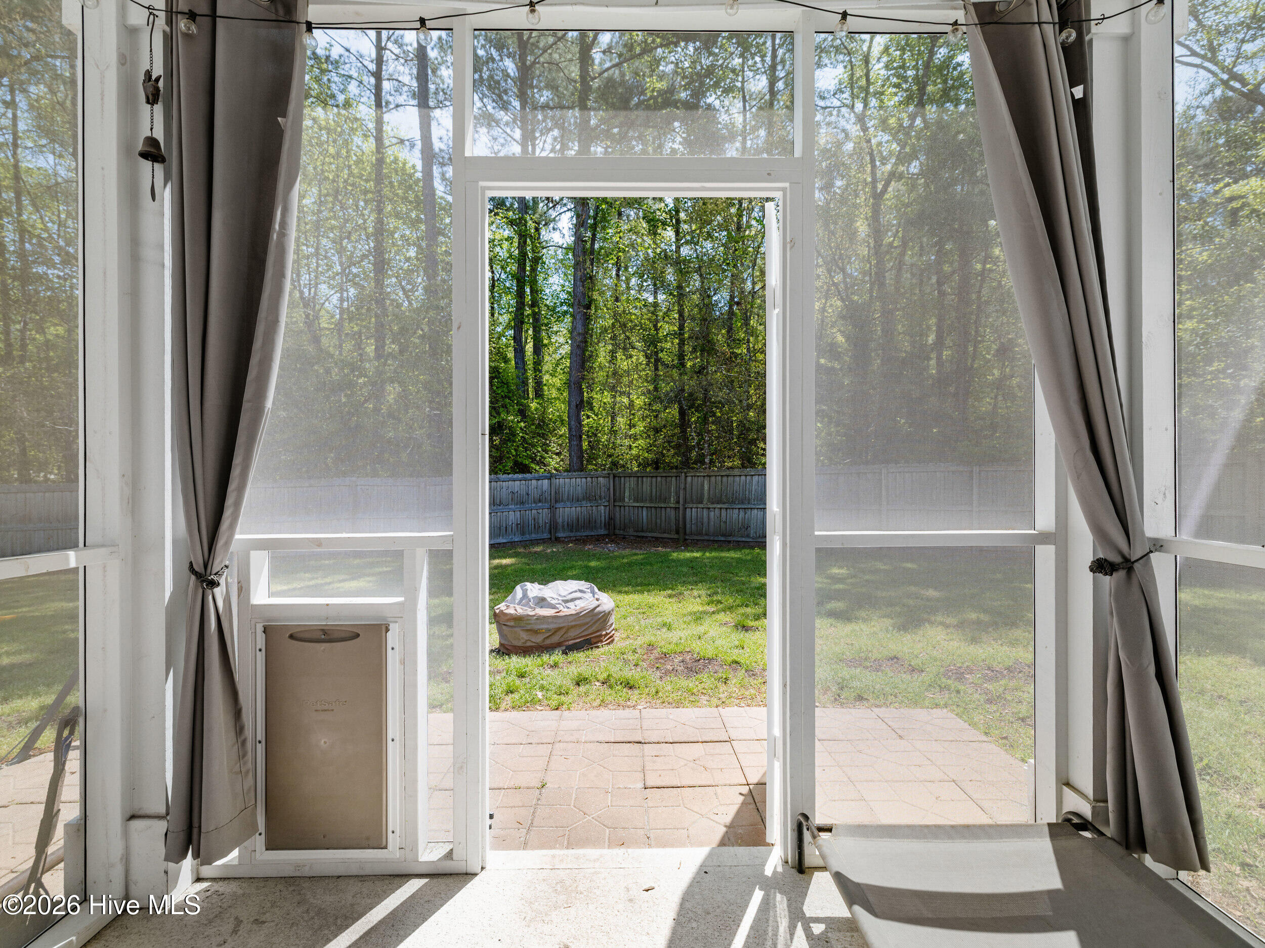 100567072 | Photo 46