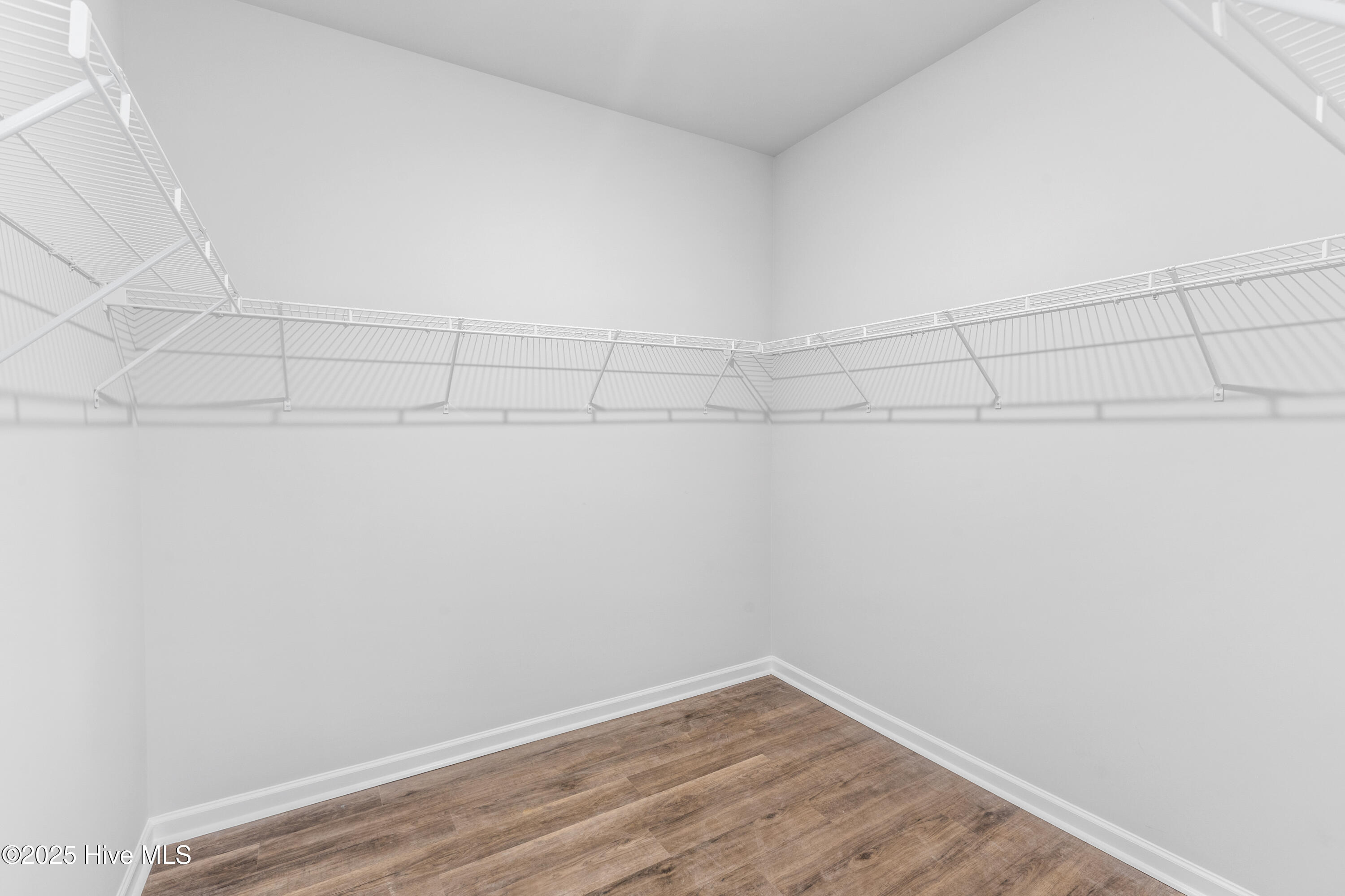 100536894 | Photo 14