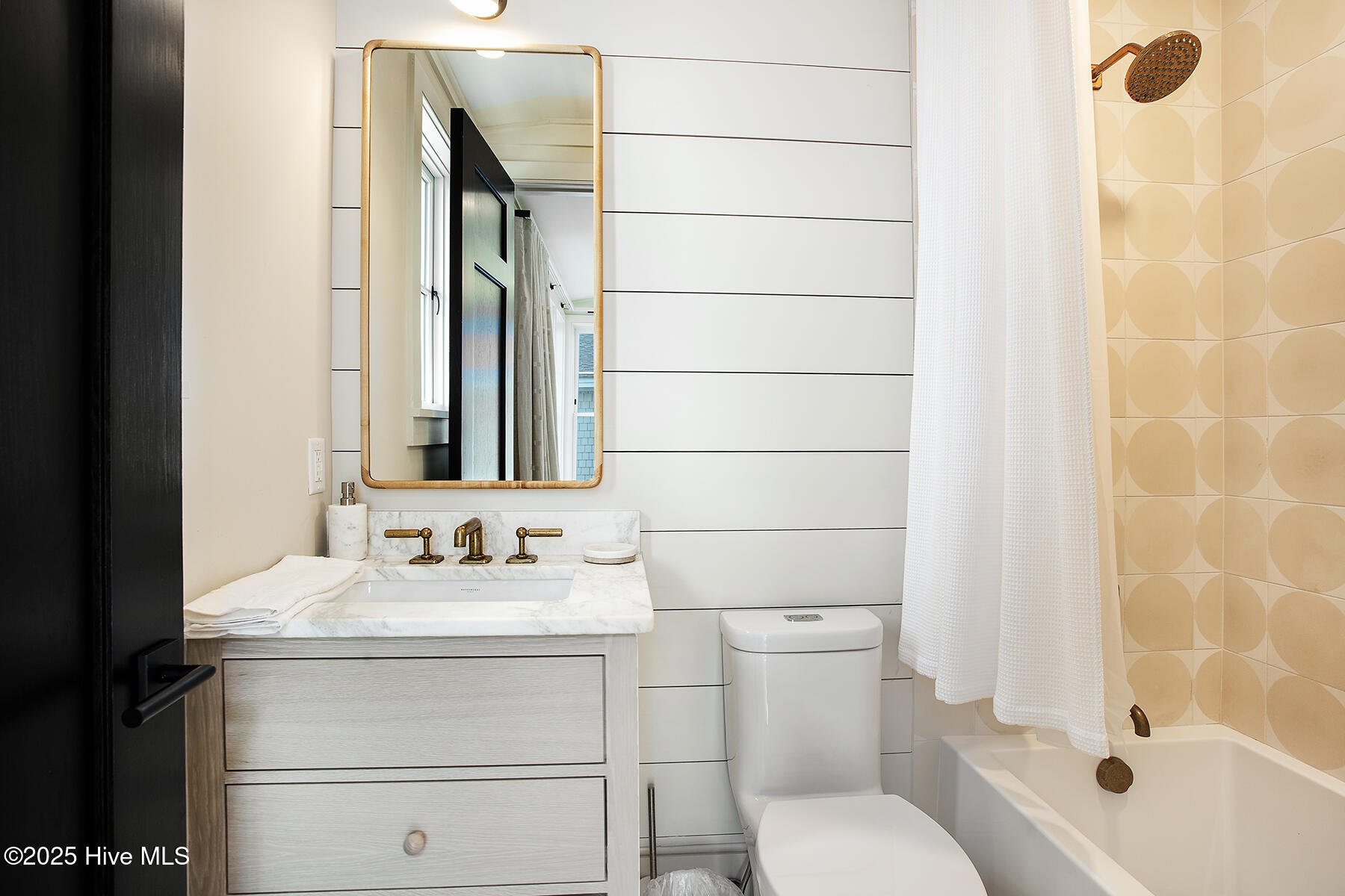 100528983 | Photo 33