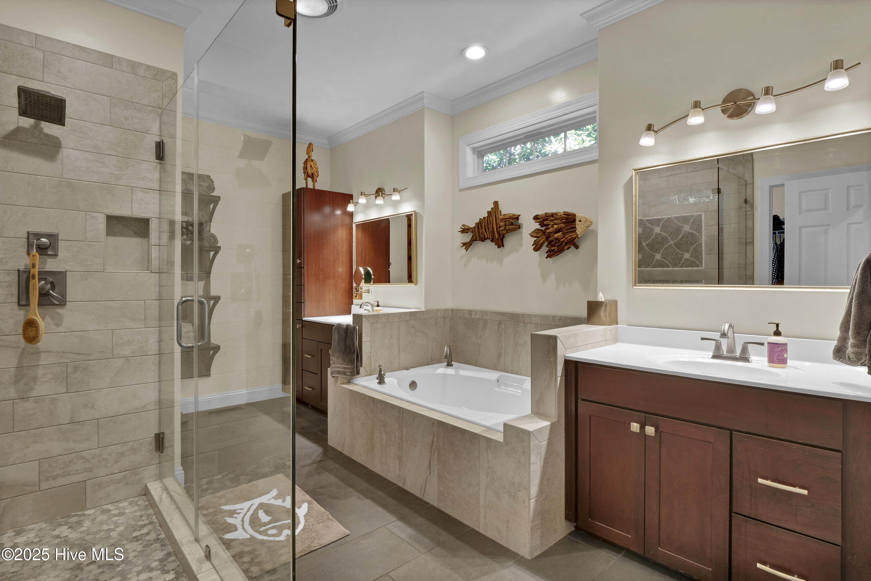 100539062 | Photo 32