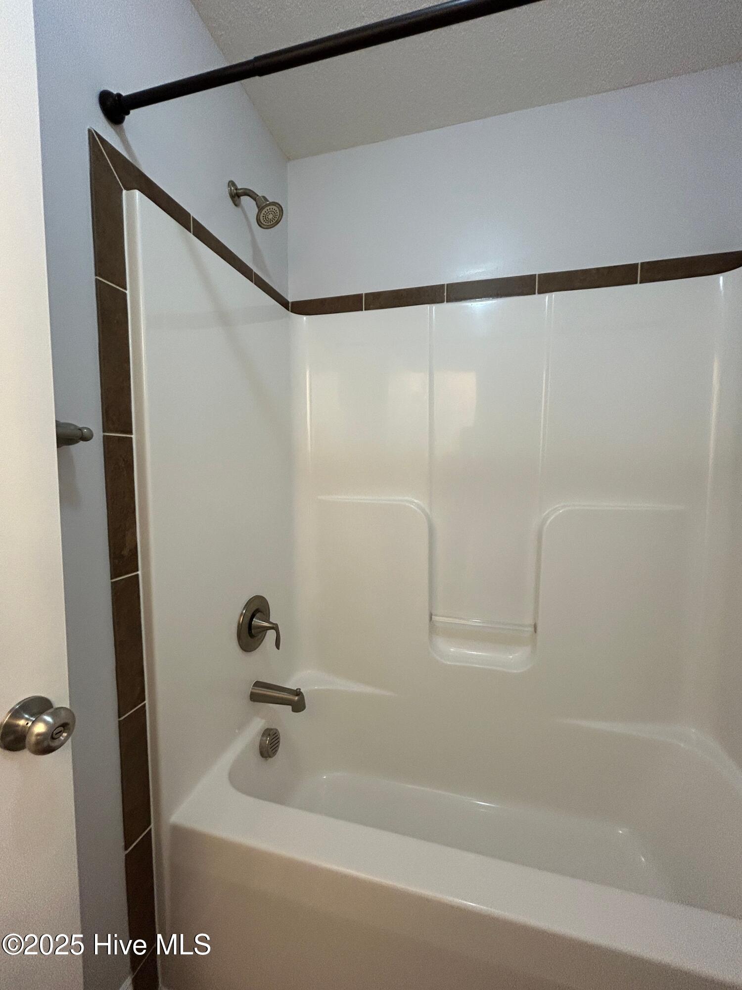 100528484 | Photo 44