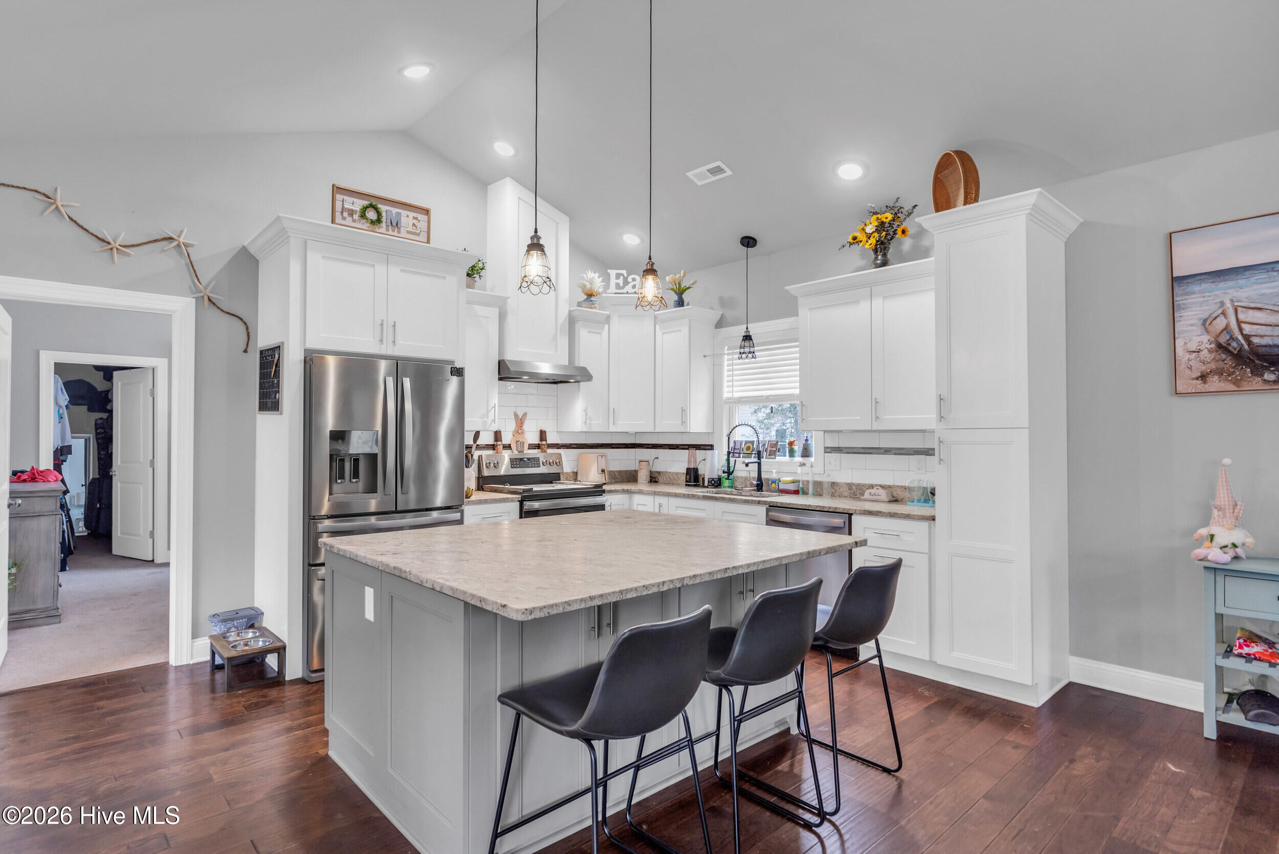 100553033 | Photo 11