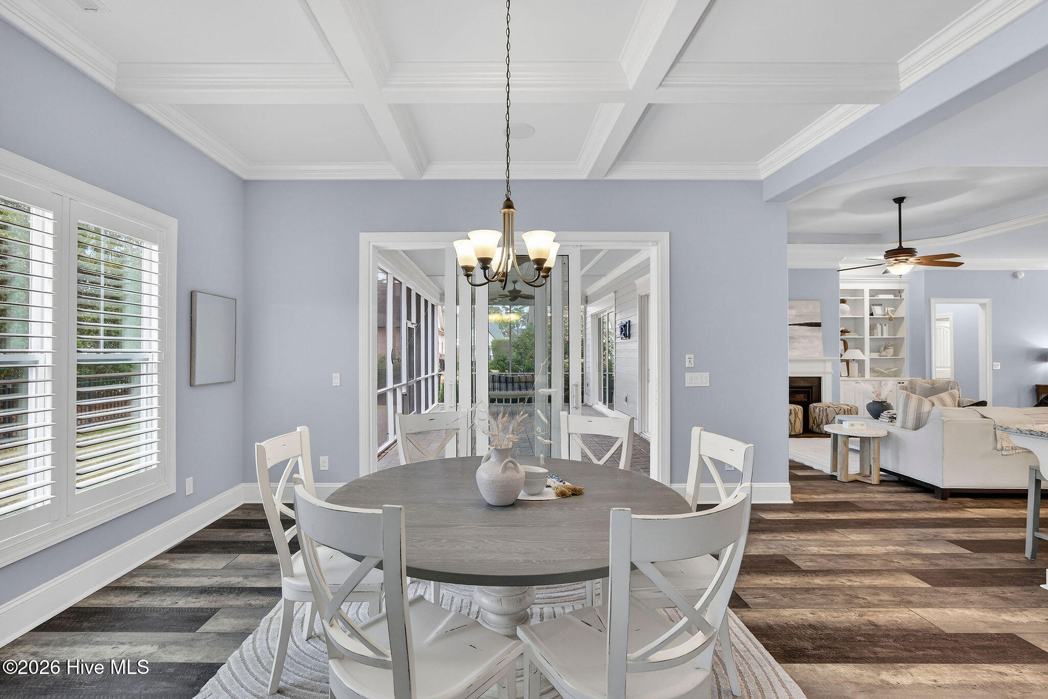 100559766 | Photo 25