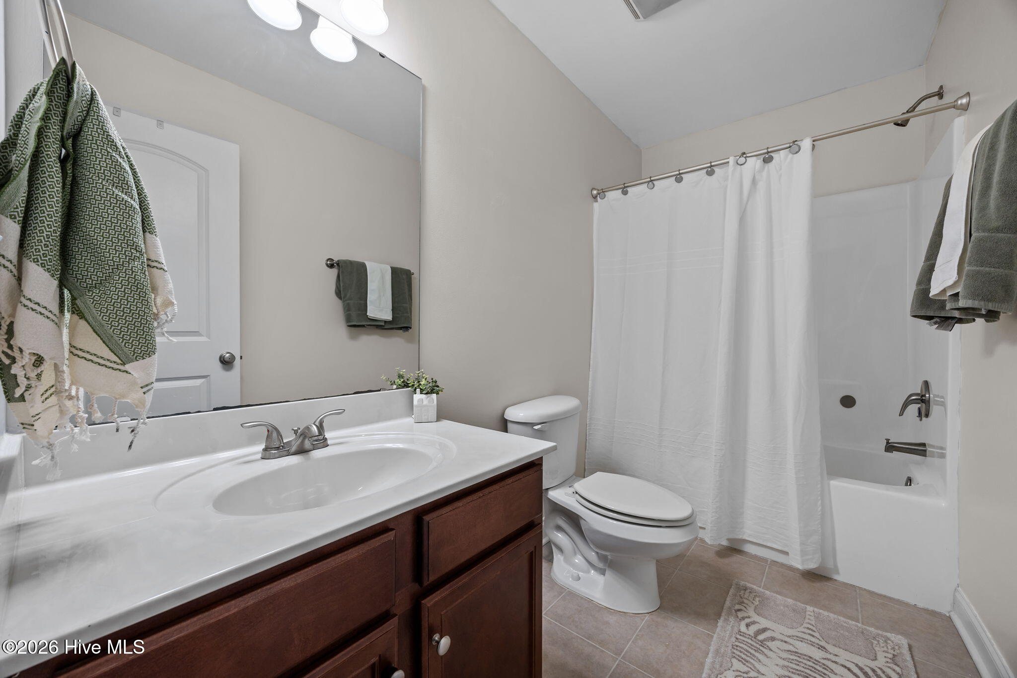 100550598 | Photo 22