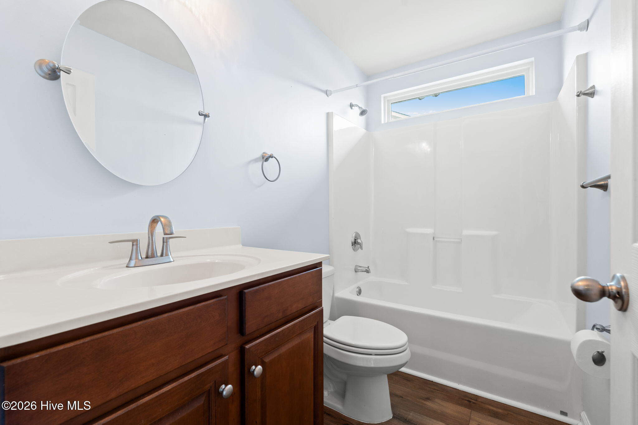 100565577 | Photo 27