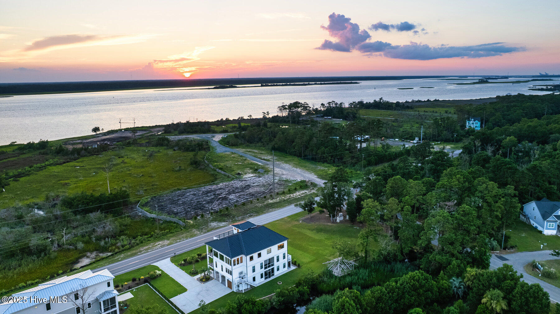 100534624 | Photo 88